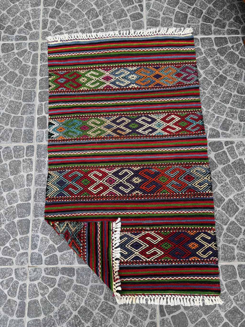 Vintage Turkish Kilim Rug: Handwoven Wool Bohemian Area Rug (2.62x4.36 ft)