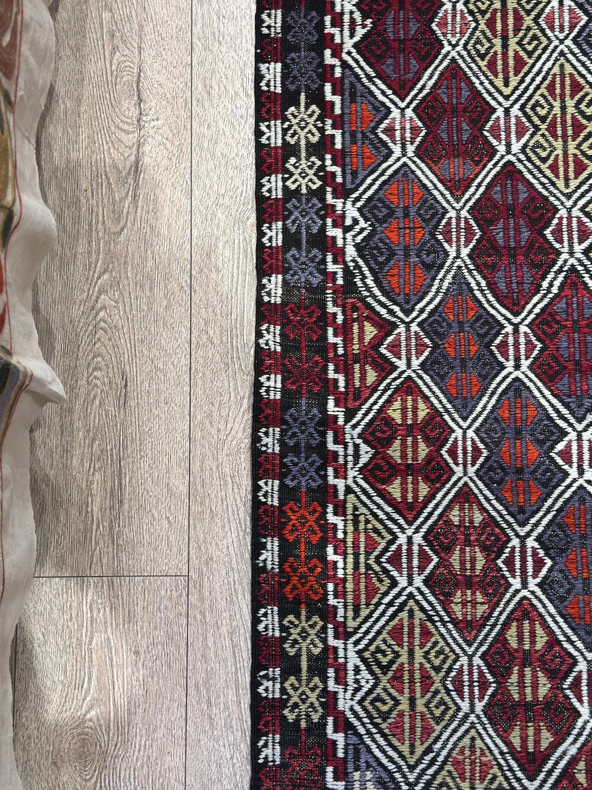 Vintage Turkish Kilim Rug, Handwoven Wool Area Rug, Boho Decor (5x7.4 ft)