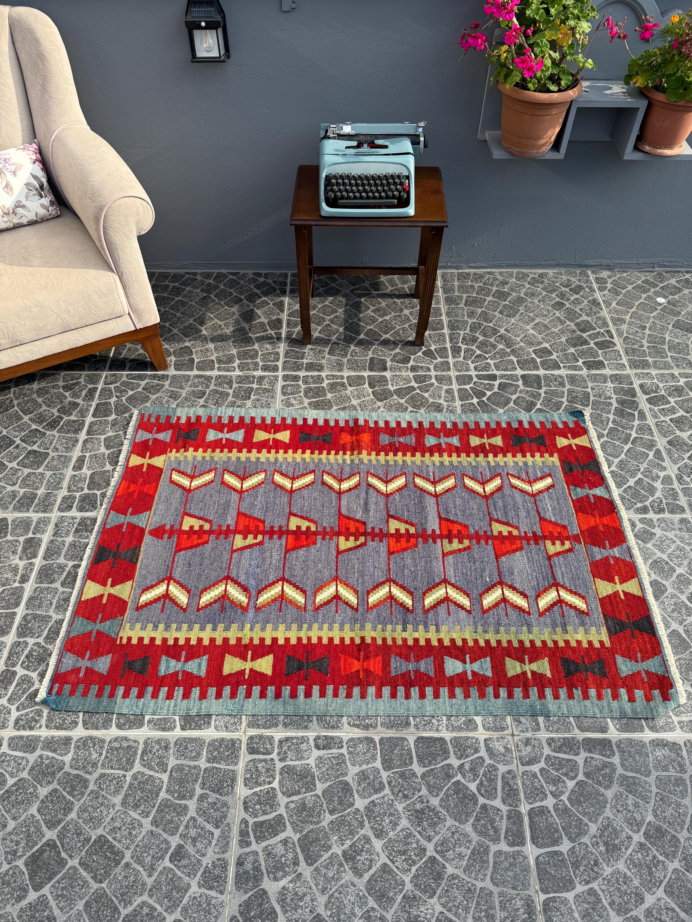 Vintage Handwoven Turkish Kilim Rug, Geometric Wool Rug (3.18x4.76 ft)