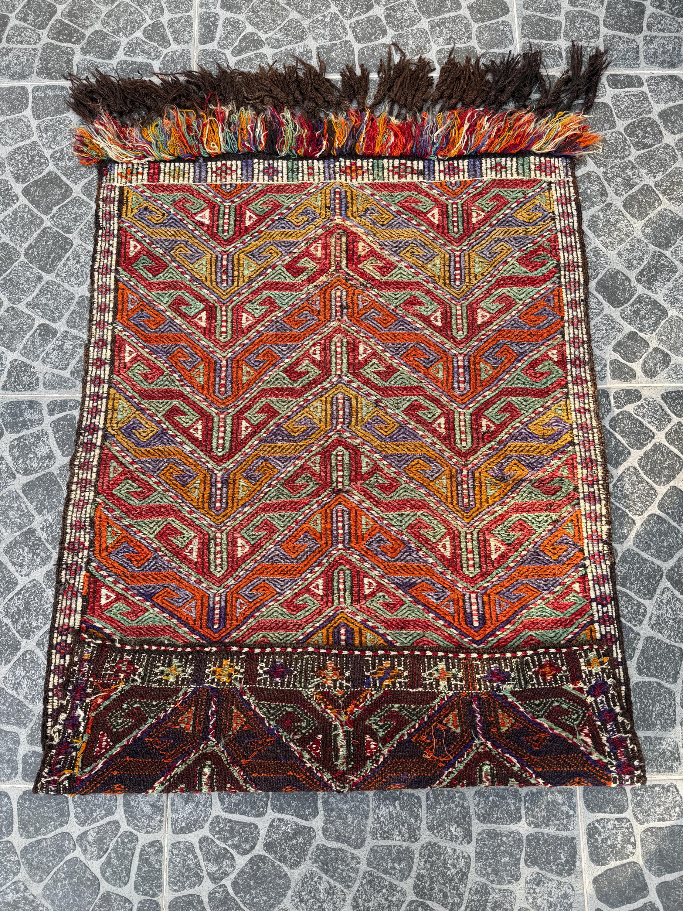 Vintage Turkish Kilim Rug: Handwoven Wool Cicim Rug (2.79x4.00 ft)