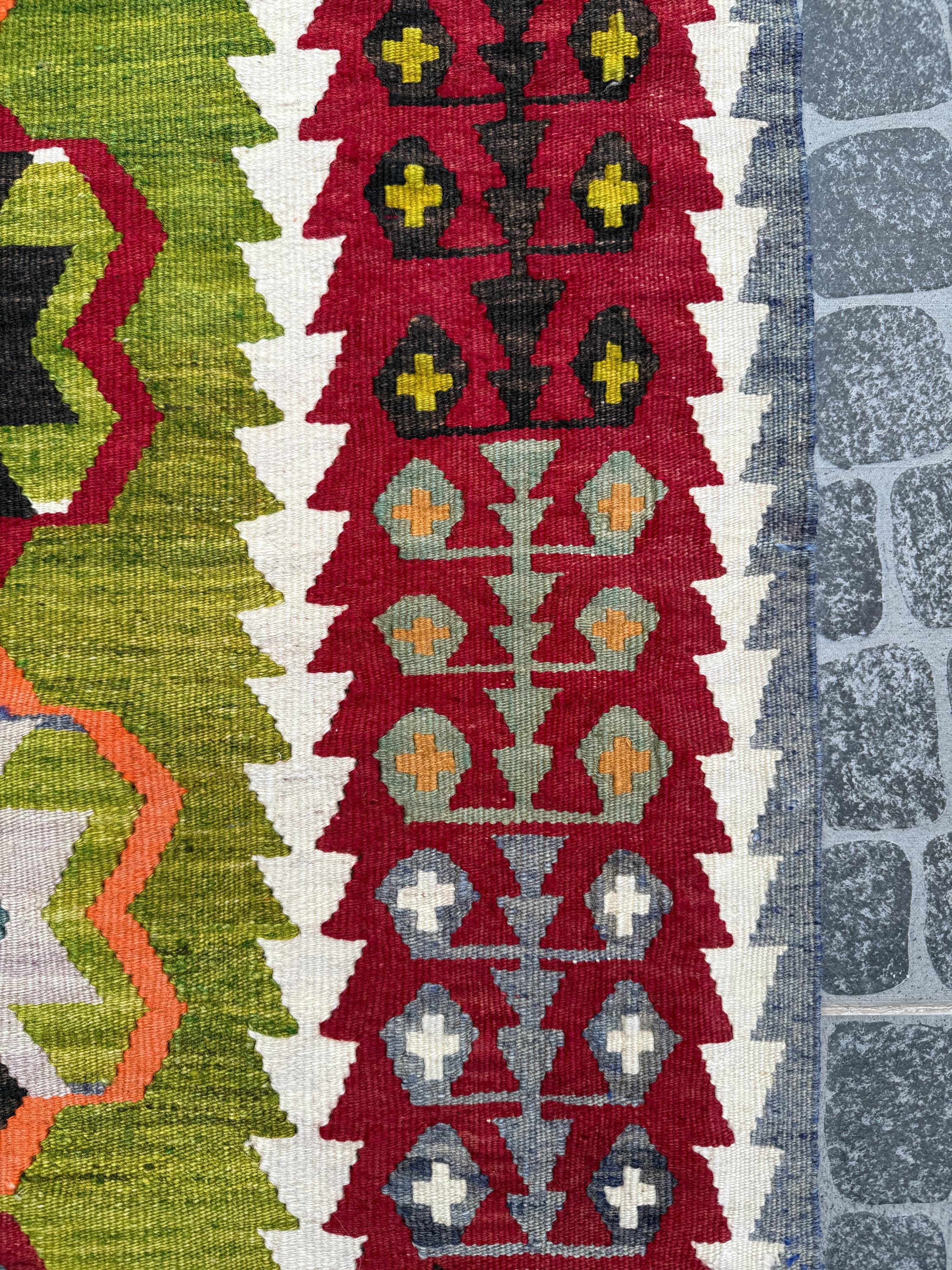 Vintage Turkish Eşme Kilim | Vibrant Green & Red Geometric Wall Hanging Rug | 2.6x3.9 ft (80x118 cm)