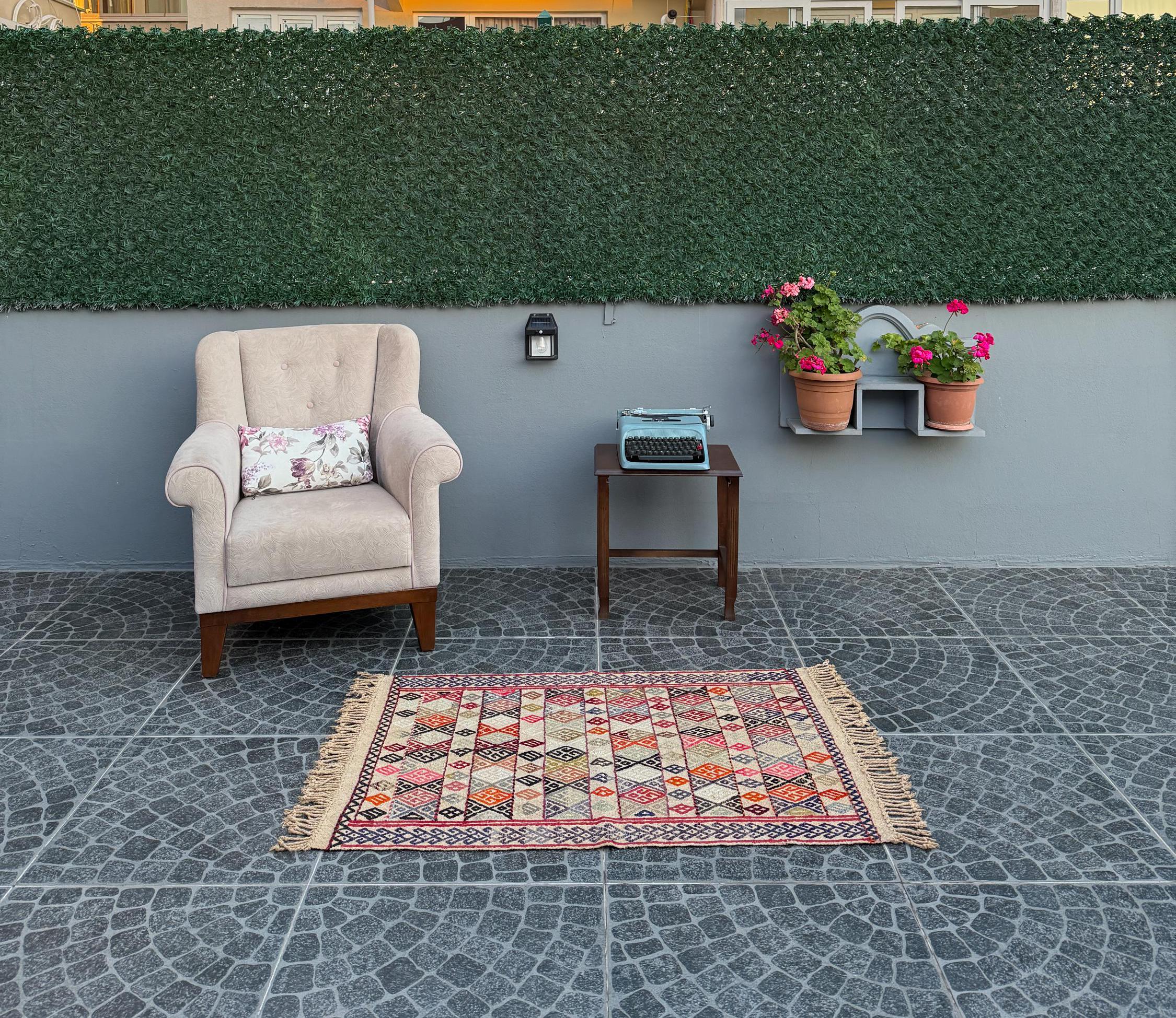 Handwoven Vintage Turkish Cicim Rug, Bohemian Tribal Wool Rug (2.72x4.04 ft)