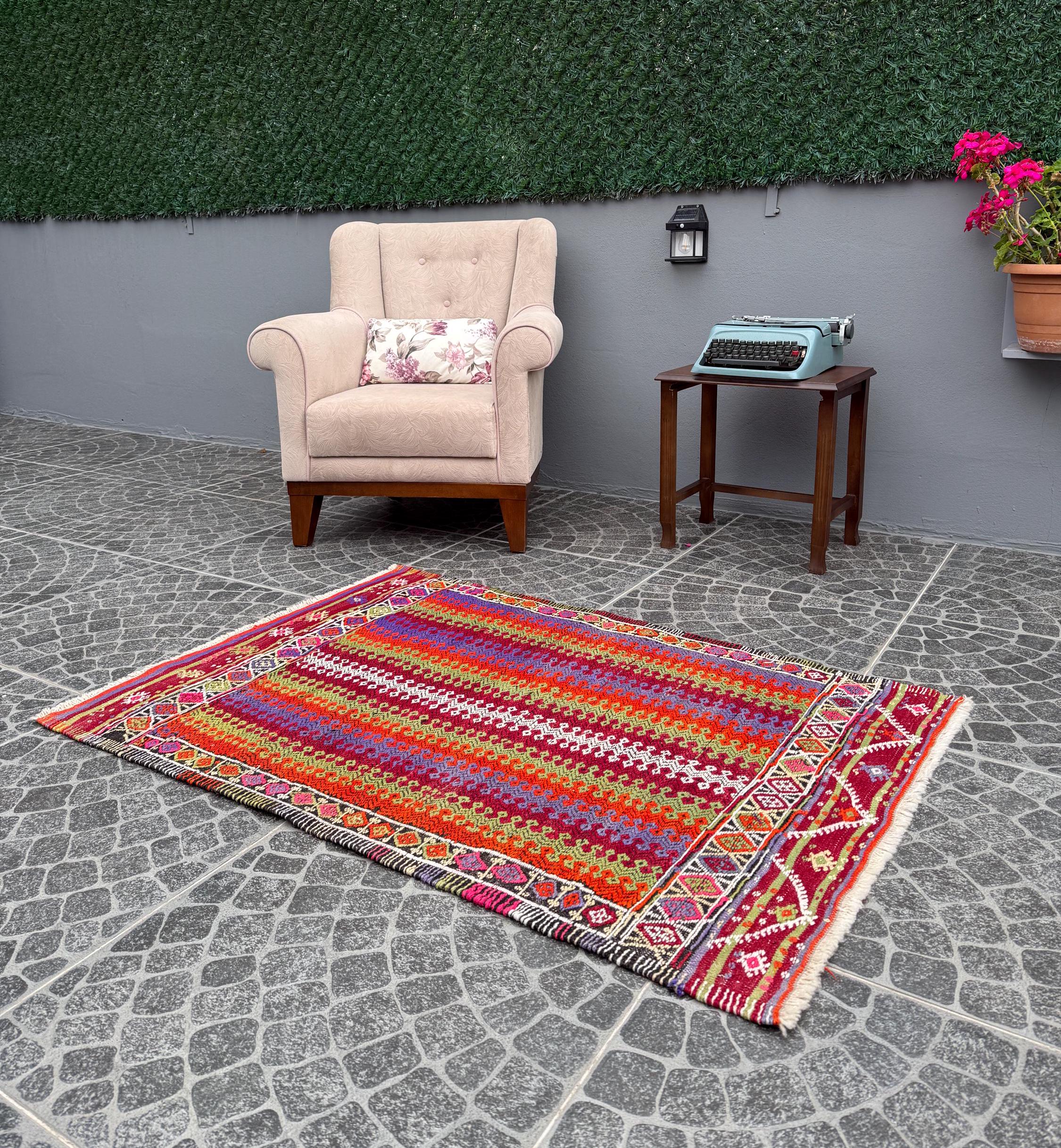 Vintage Turkish Cicim Rug, Handwoven Bohemian Decor (3.11x4.52ft)