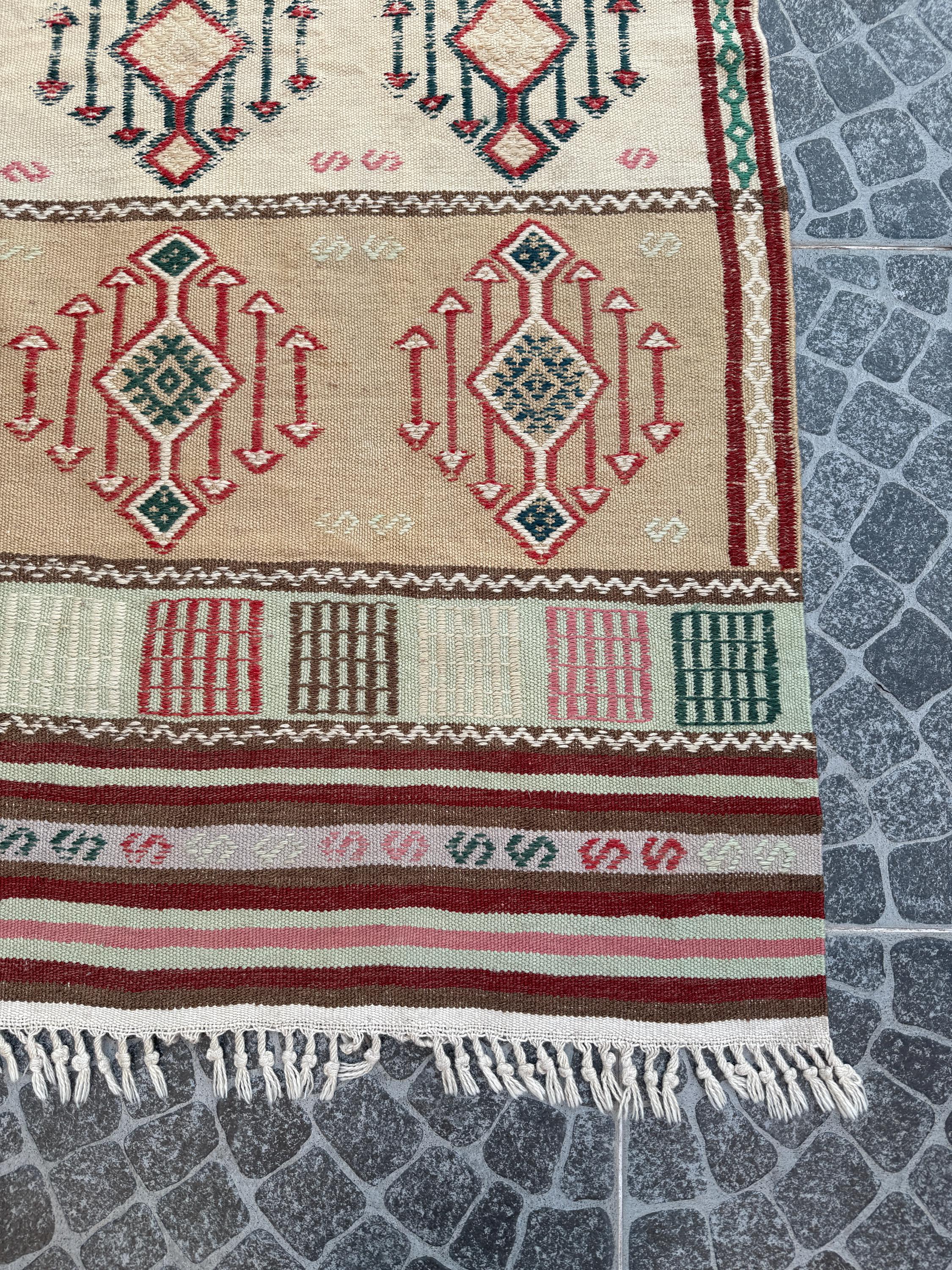 Vintage Turkish Kilim Rug, Handwoven Wool Anatolian Rug, Bohemian Decor (3.67×5.64 ft)