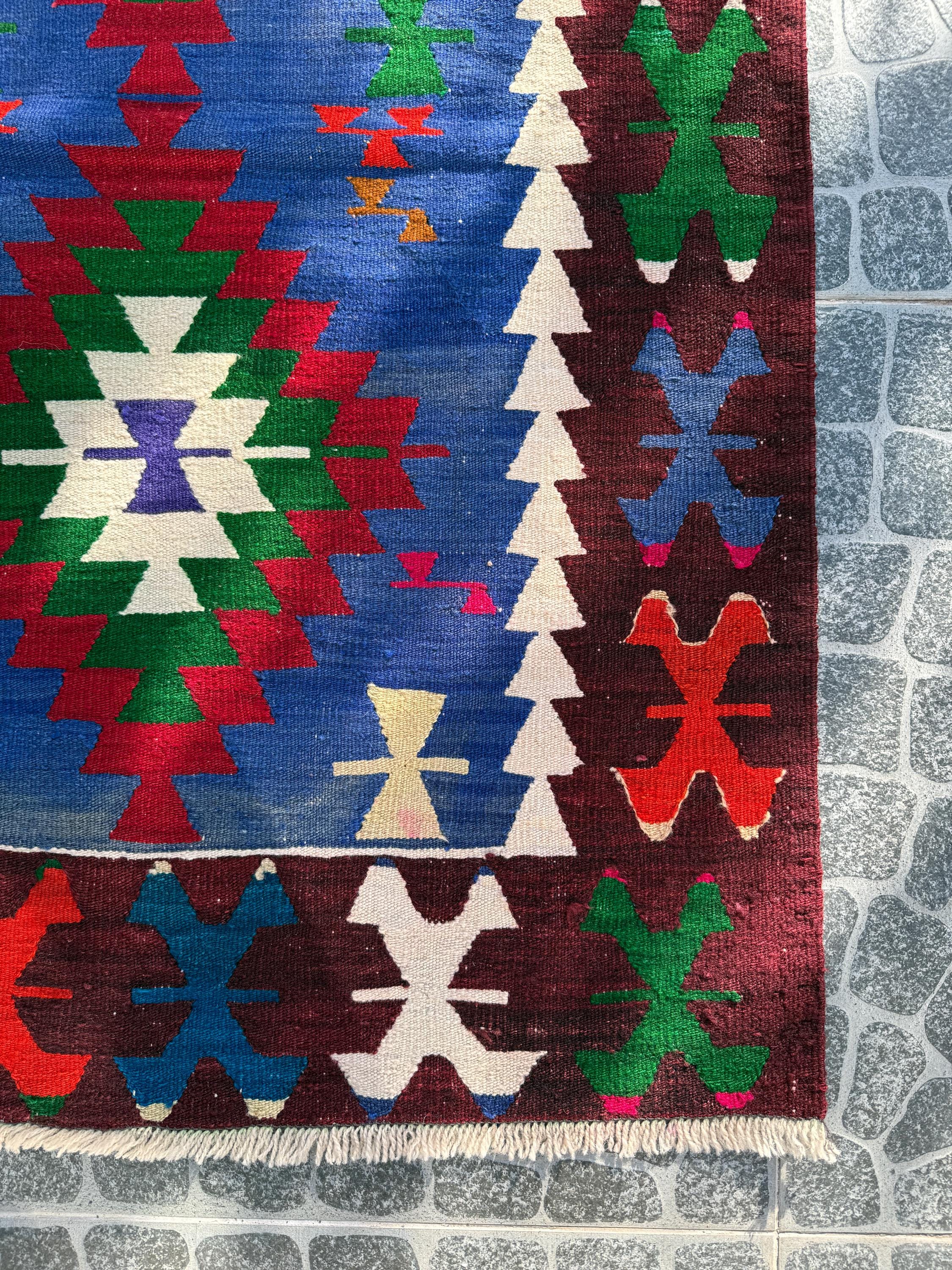 Vintage Turkish Kilim Rug, Handwoven Wool, Bohemian Decor (2.85x4.30 ft)