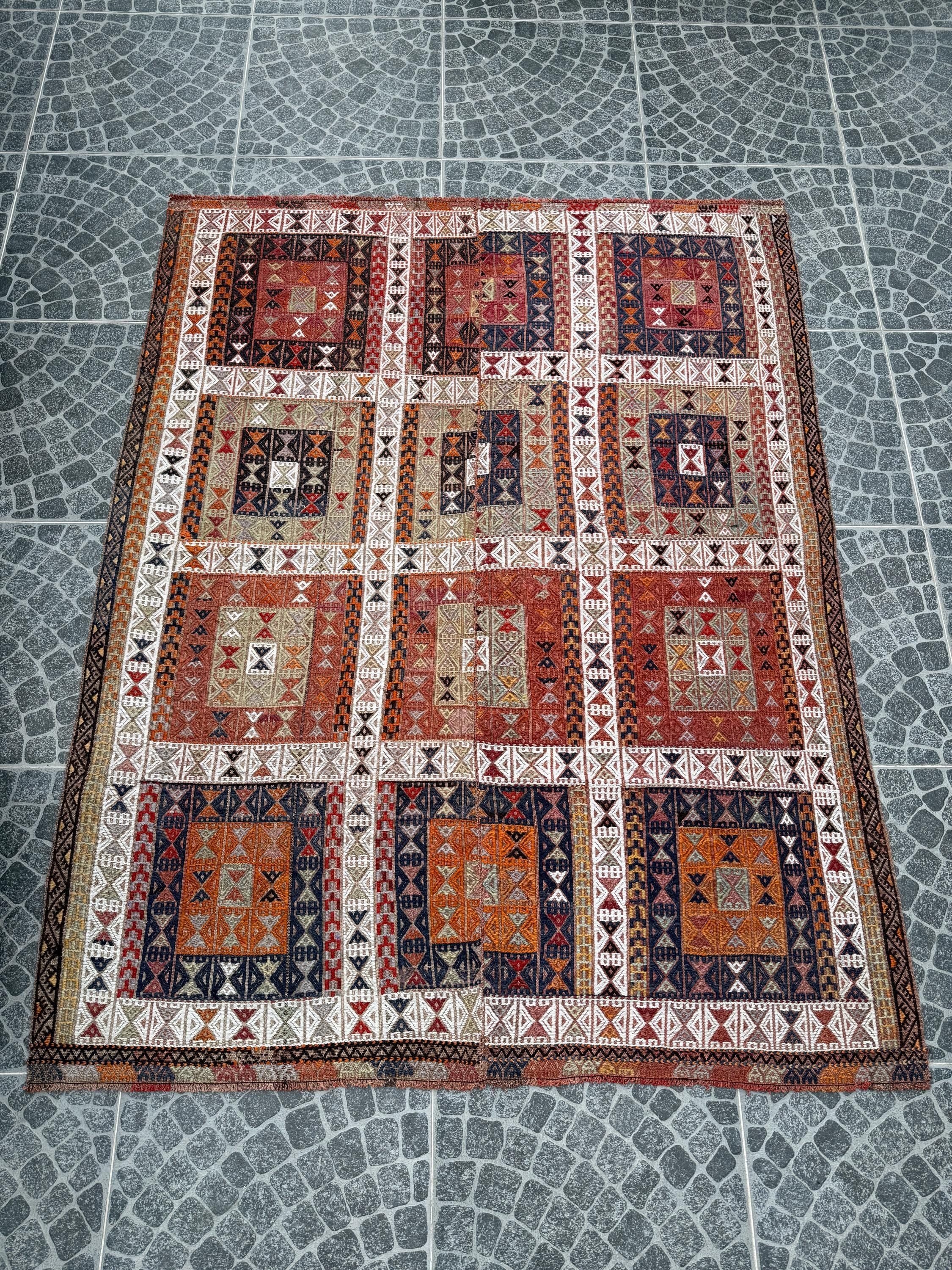 Vintage Turkish Kilim Rug, Handwoven Bohemian Decor (5.81x7.44 ft)