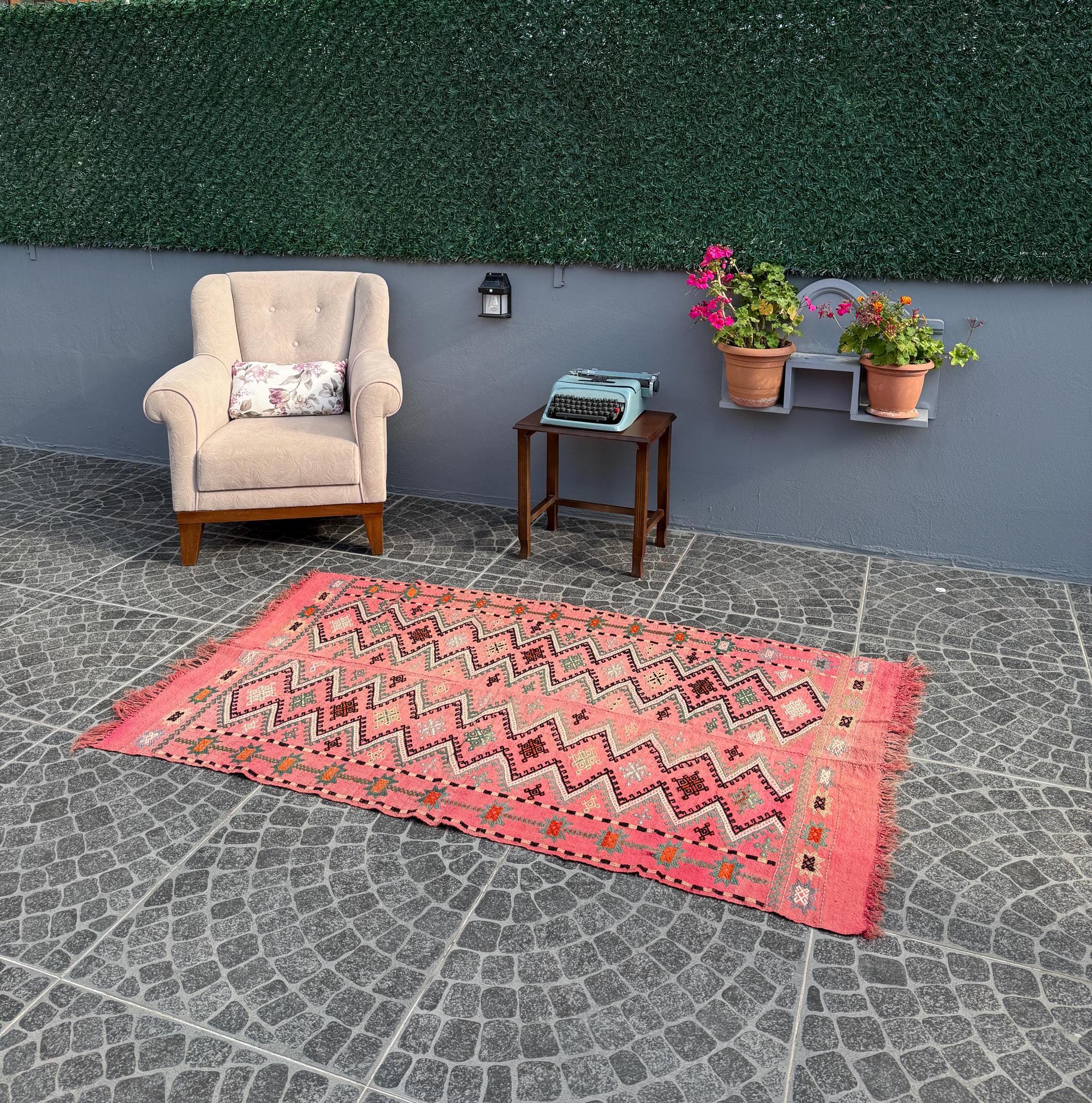 Vintage Turkish Kilim Rug, Handwoven Wool Cicim, Bohemian Decor (3.54x5.77 ft)