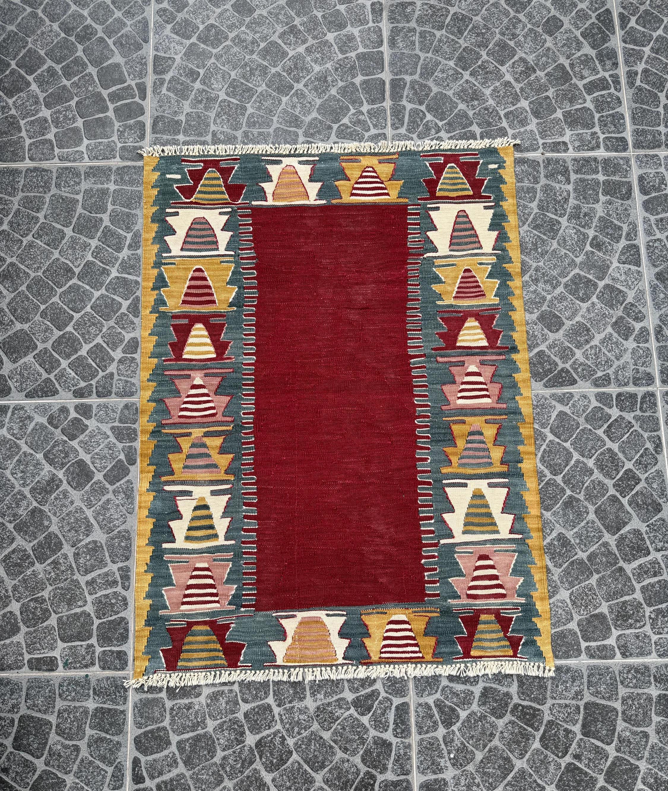 Vintage Handwoven Turkish Kilim Rug: Muska Motif Anatolian Decor (2.95 ft x 3.94 ft)