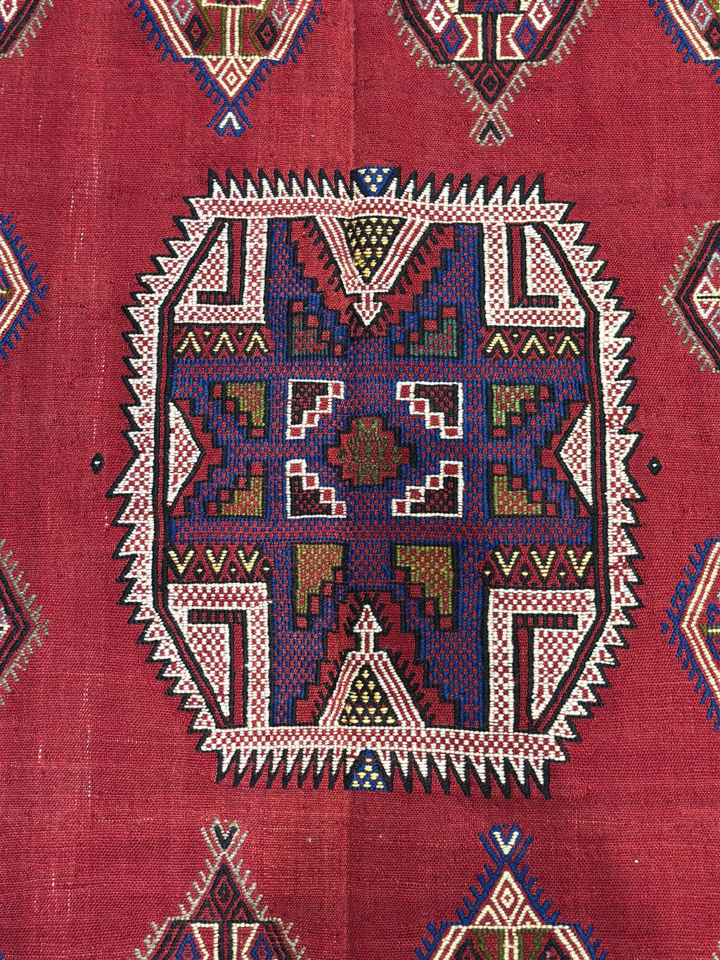 Vintage Turkish Kilim Rug – 4.4x5.9 ft, Handwoven Wool, Tribal Medallion