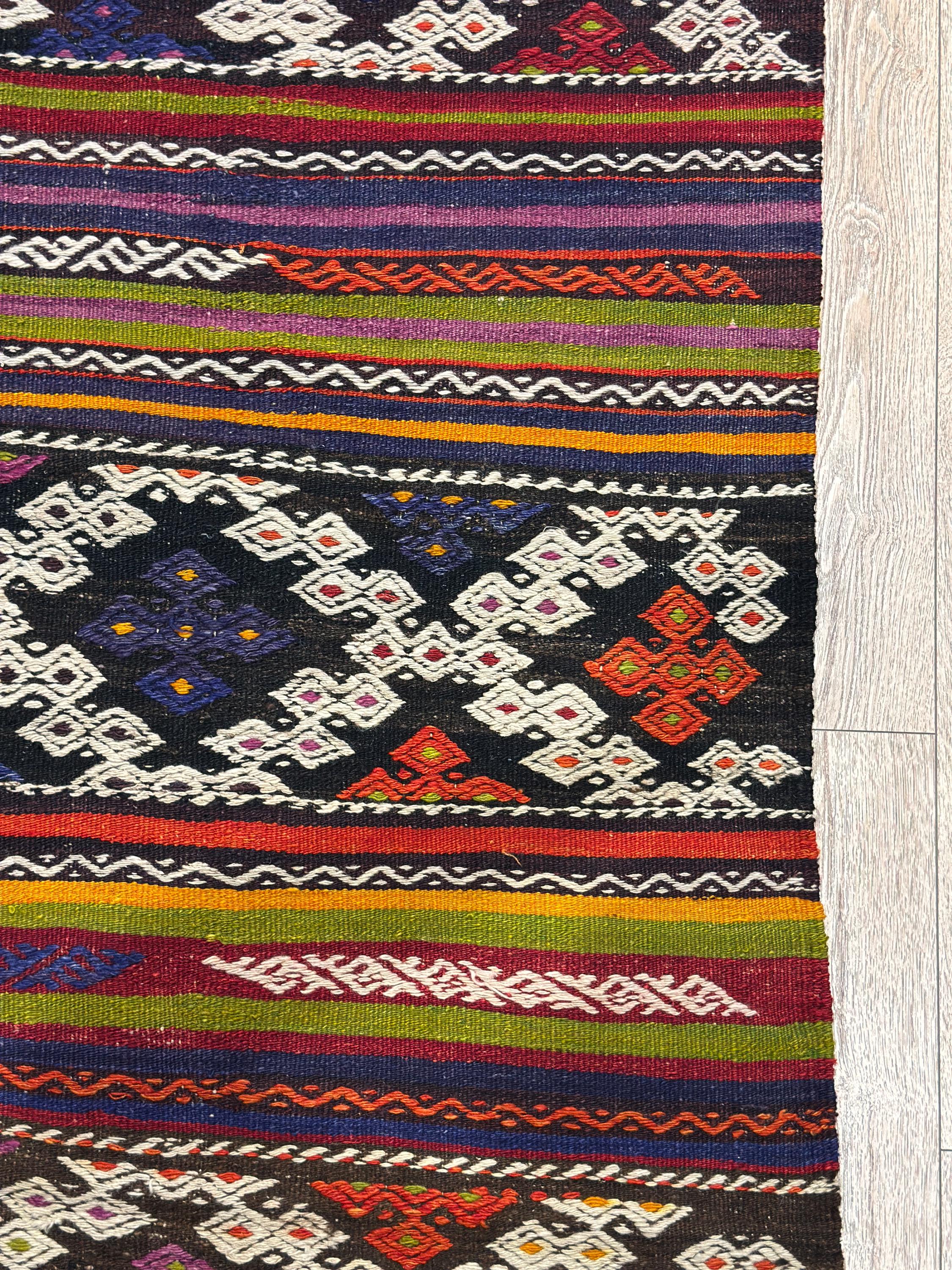 Vintage Turkish Kilim Rug – 4.6 x 7.7 ft, Multicolor Wool Area Rug