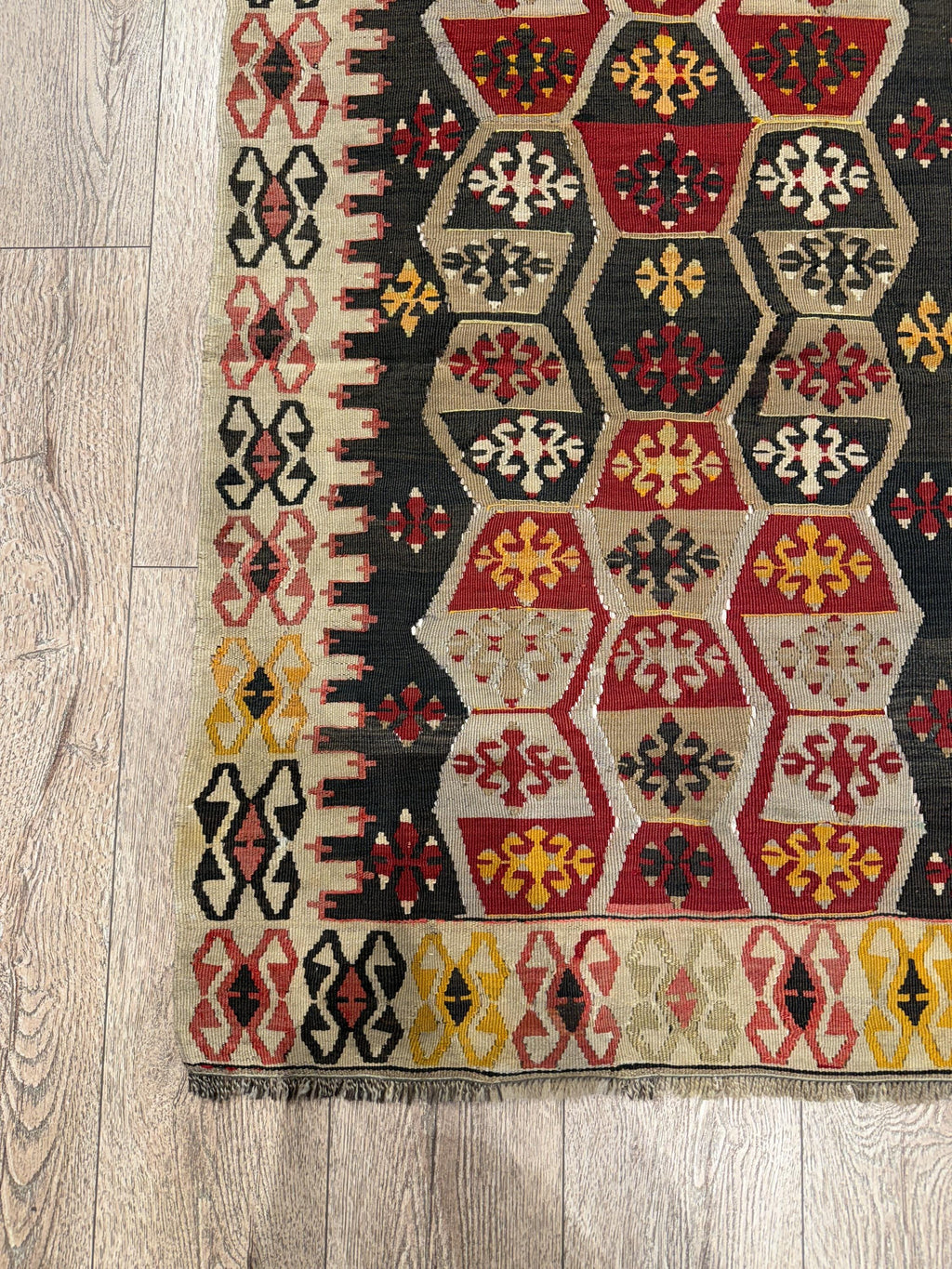 Vintage Turkish Kilim Rug, Handwoven Wool Medallion Rug (2.7 × 3.9 ft)