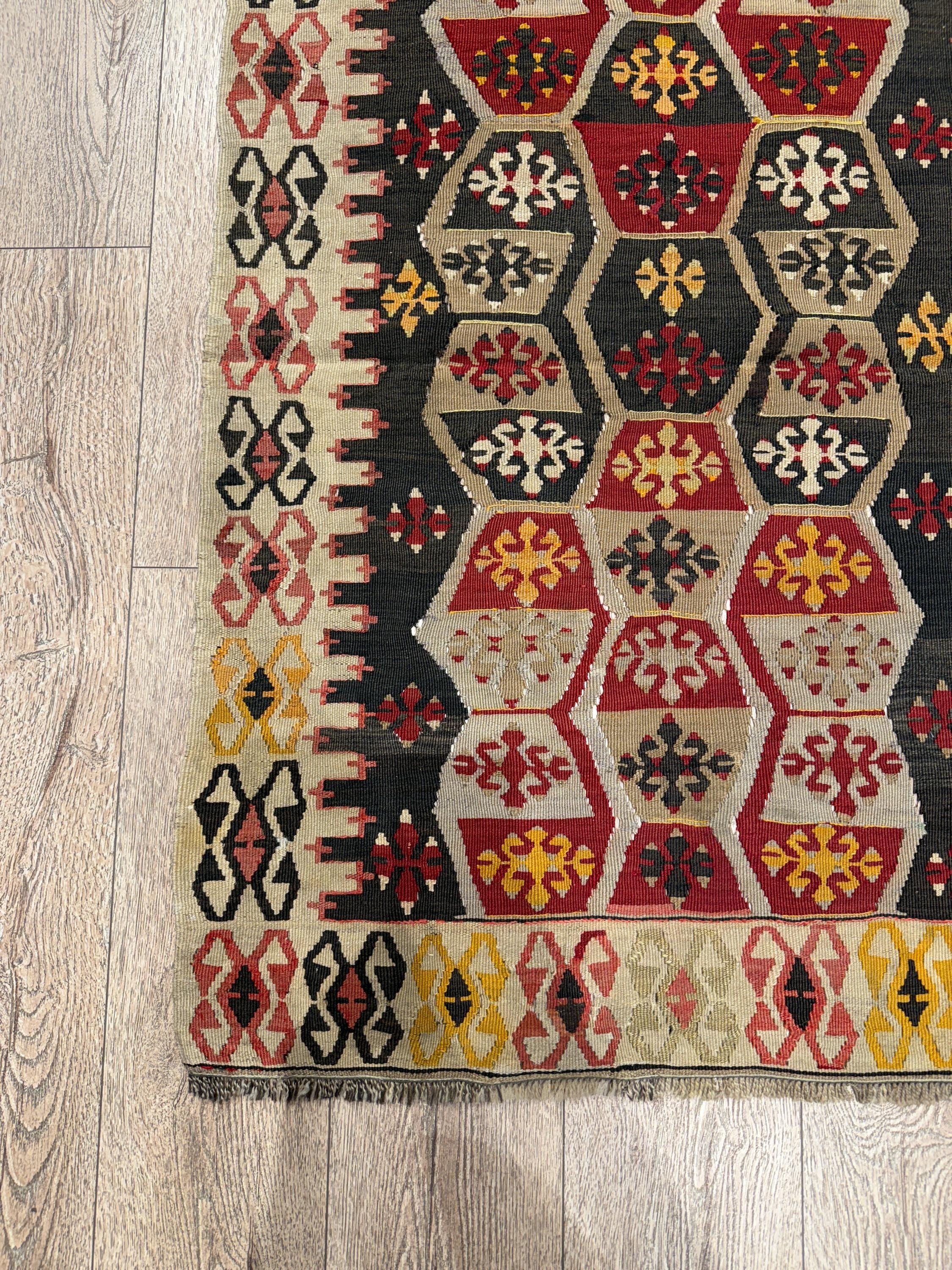 Vintage Turkish Kilim Rug, Handwoven Wool Medallion Rug (2.7 × 3.9 ft)