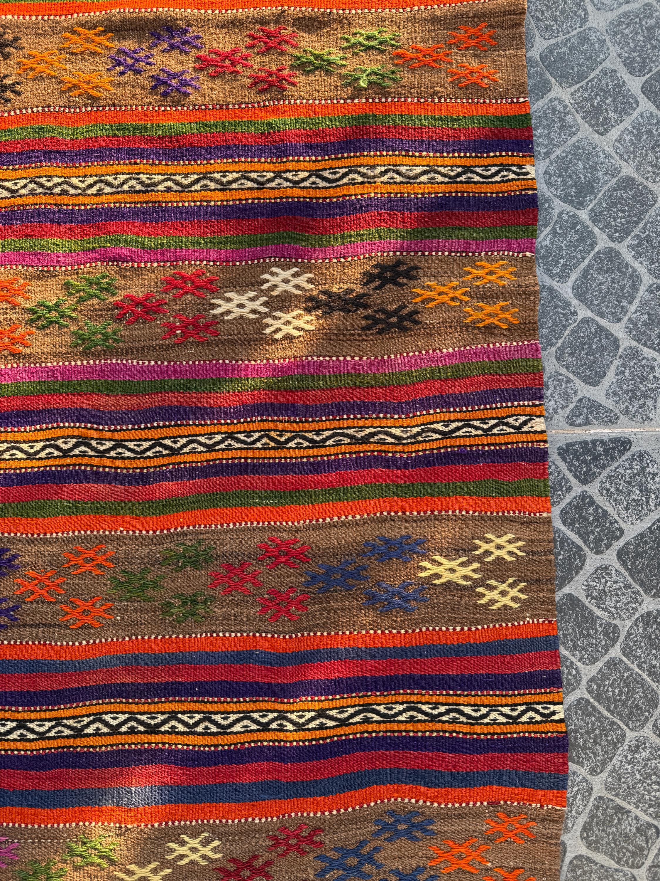 Handwoven Turkish Kilim Rug: Bohemian Geometric Vintage Accent Rug (4x6)