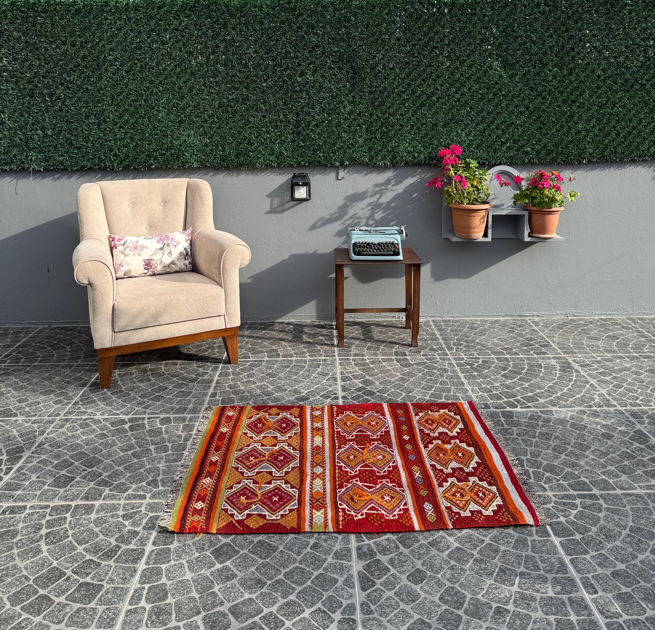 Vintage Turkish Kilim Rug, Handwoven Boho Decor (2.73x3.77 ft)