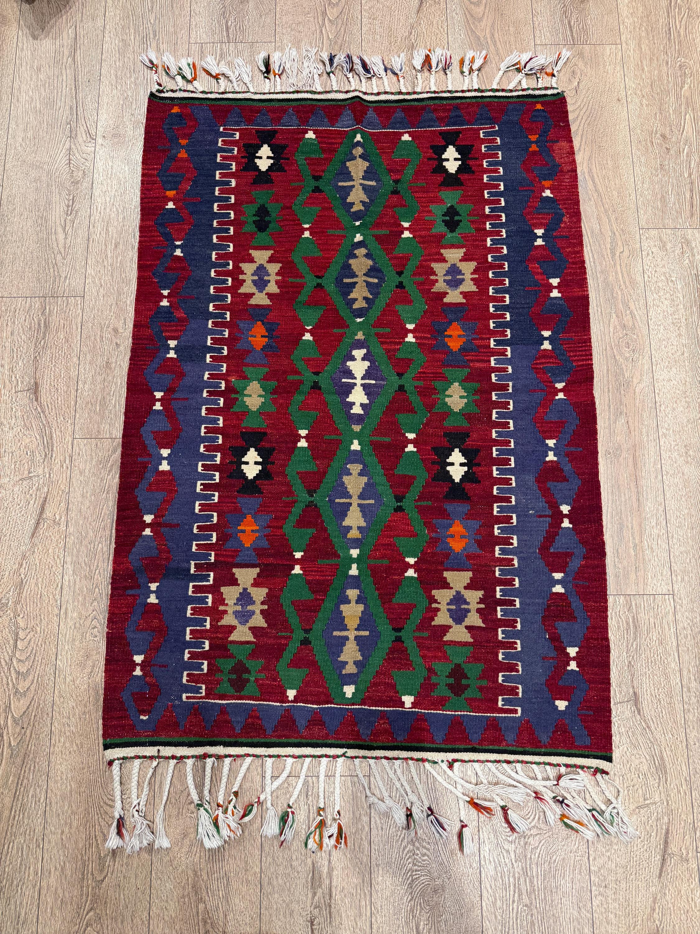 Vintage Eşme Kilim Rug, Handwoven Wool, Bohemian Decor (3.05x4.49 ft)
