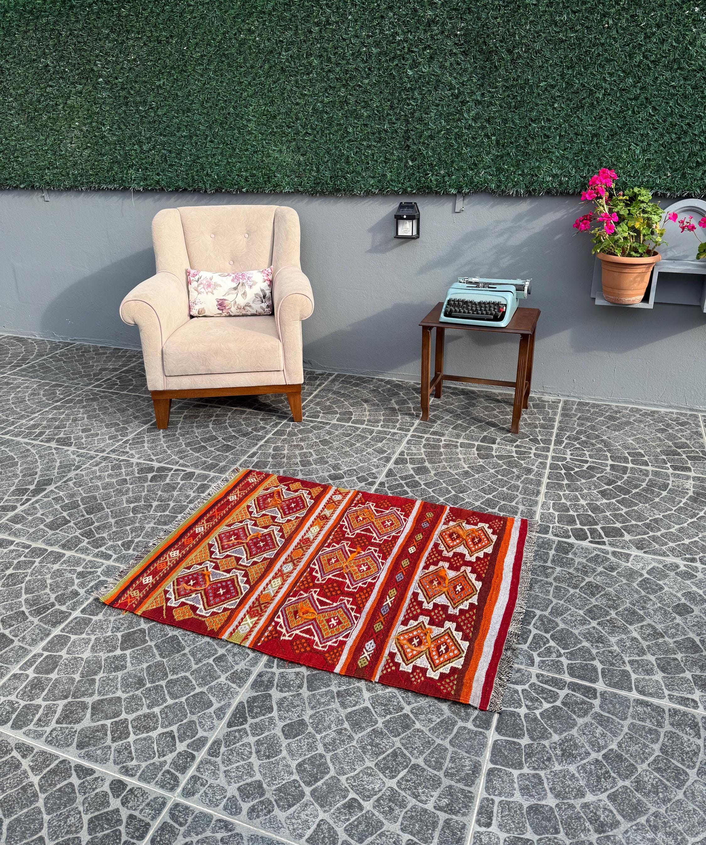 Vintage Turkish Kilim Rug, Handwoven Boho Decor (2.73x3.77 ft)