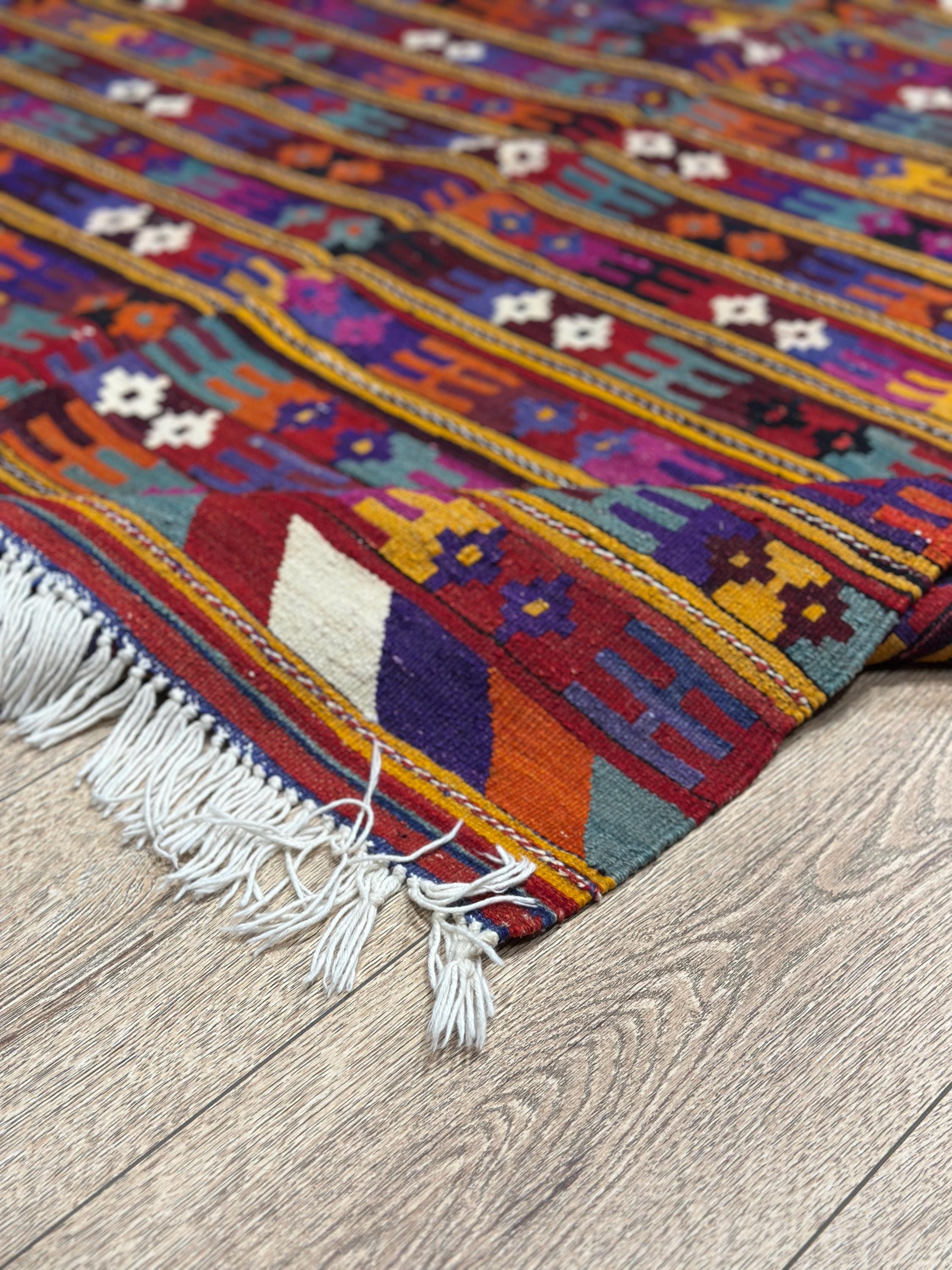 Vintage Turkish Kilim Rug, Handwoven Wool Boho Rug (4.5 x 6.8 ft)