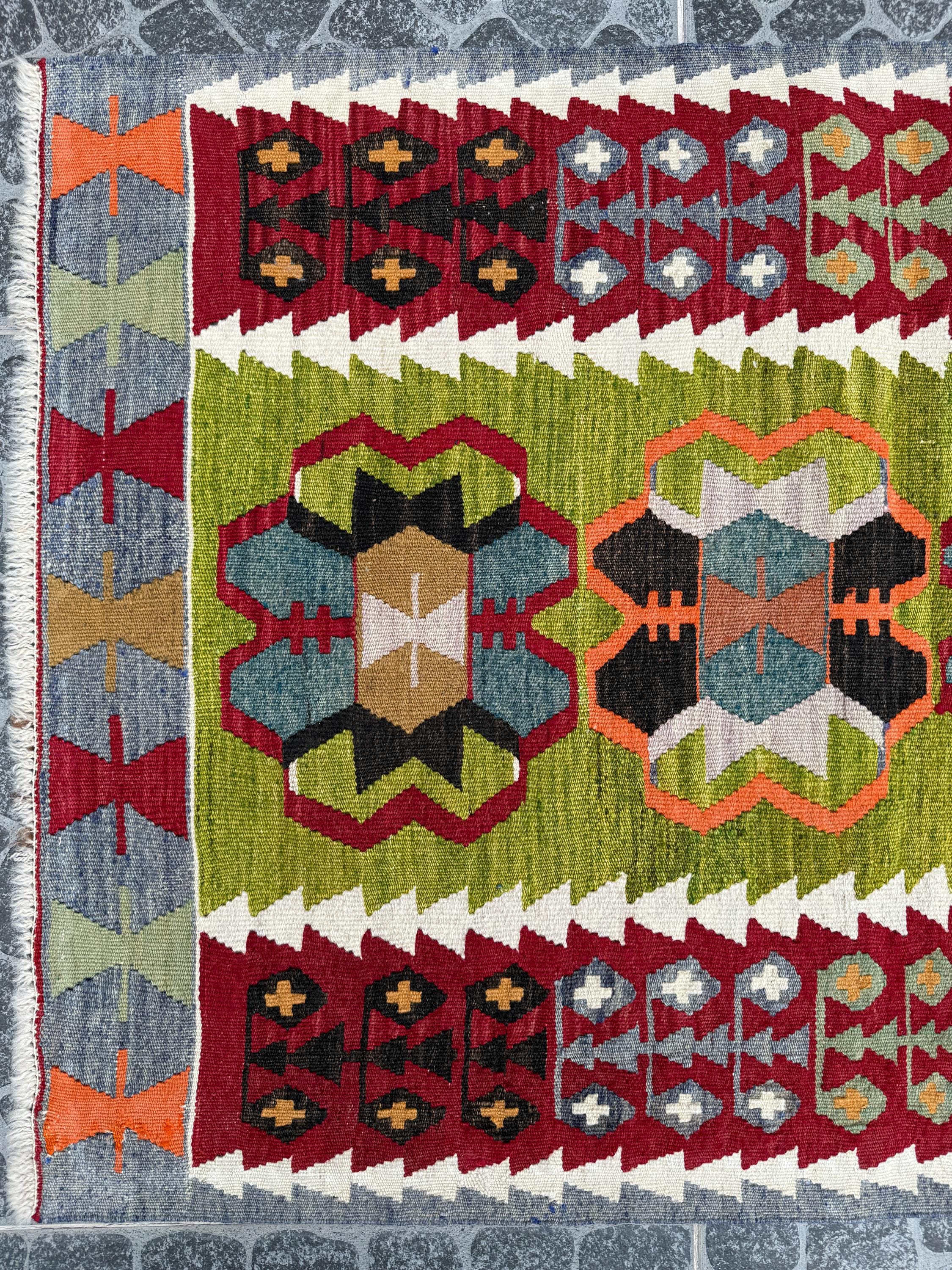 Vintage Turkish Eşme Kilim | Vibrant Green & Red Geometric Wall Hanging Rug | 2.6x3.9 ft (80x118 cm)
