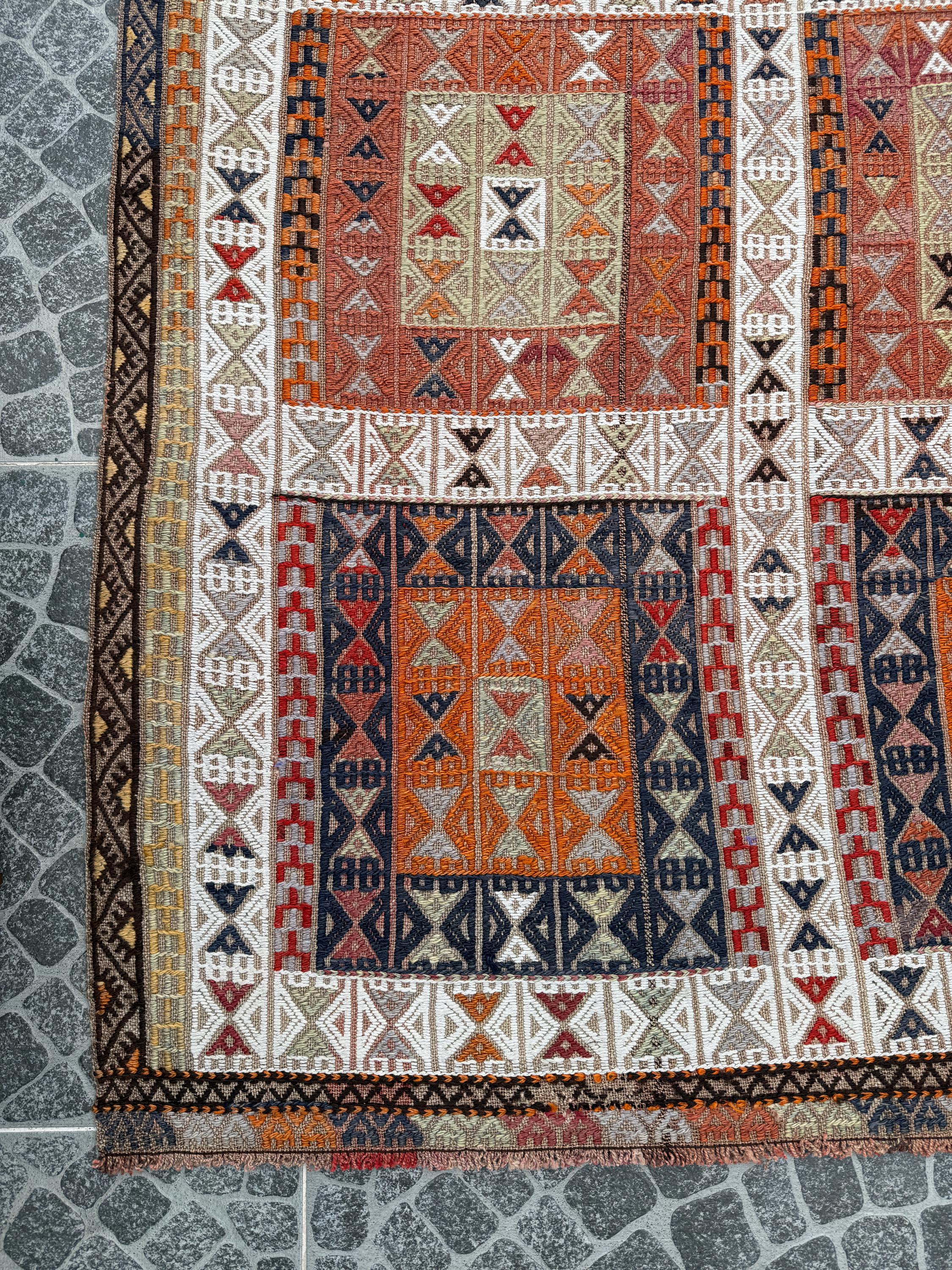 Vintage Turkish Kilim Rug, Handwoven Bohemian Decor (5.81x7.44 ft)