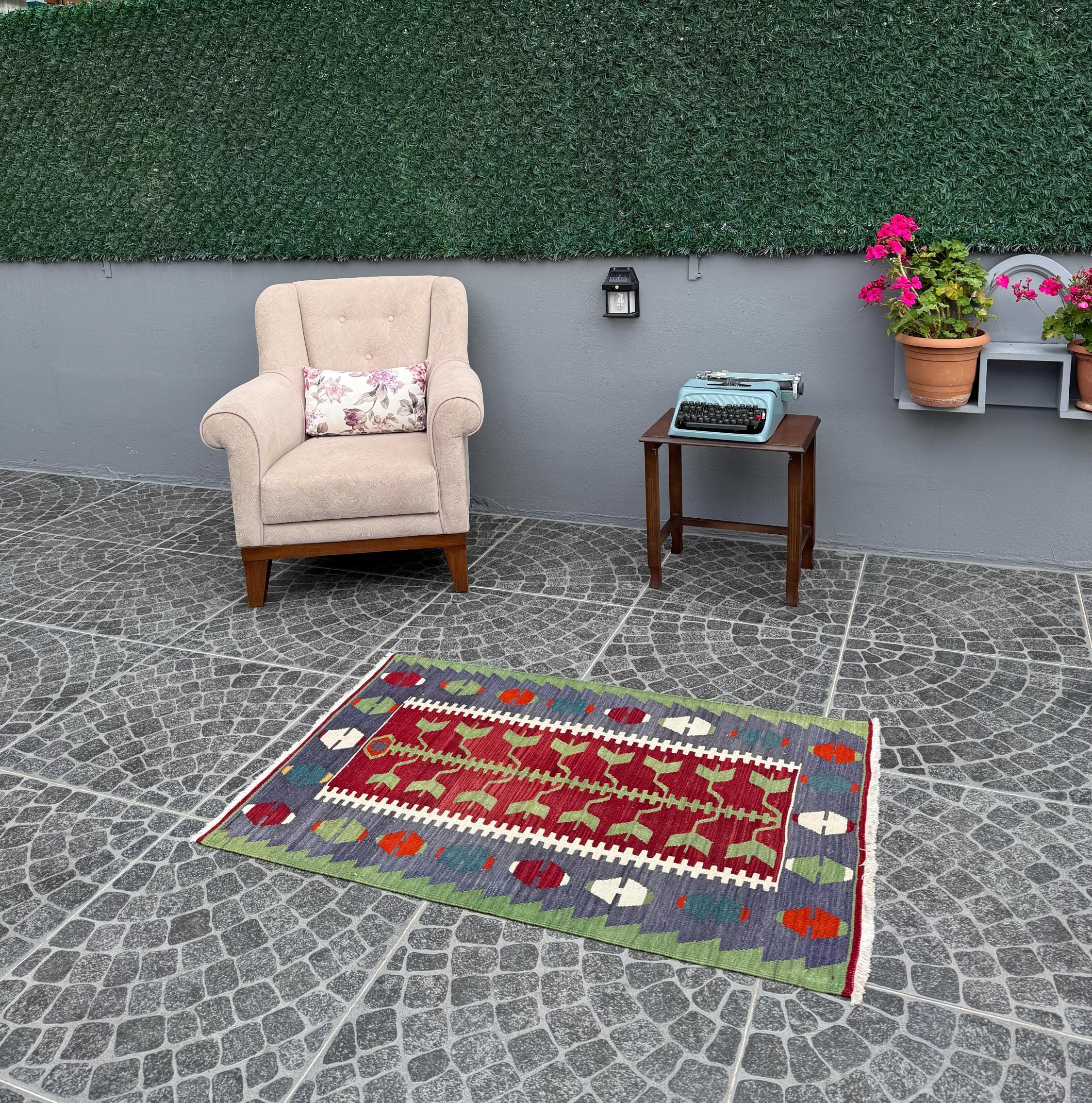 Vintage Turkish Kilim Rug, Handwoven Boho Decor (2.62x4.07 ft)