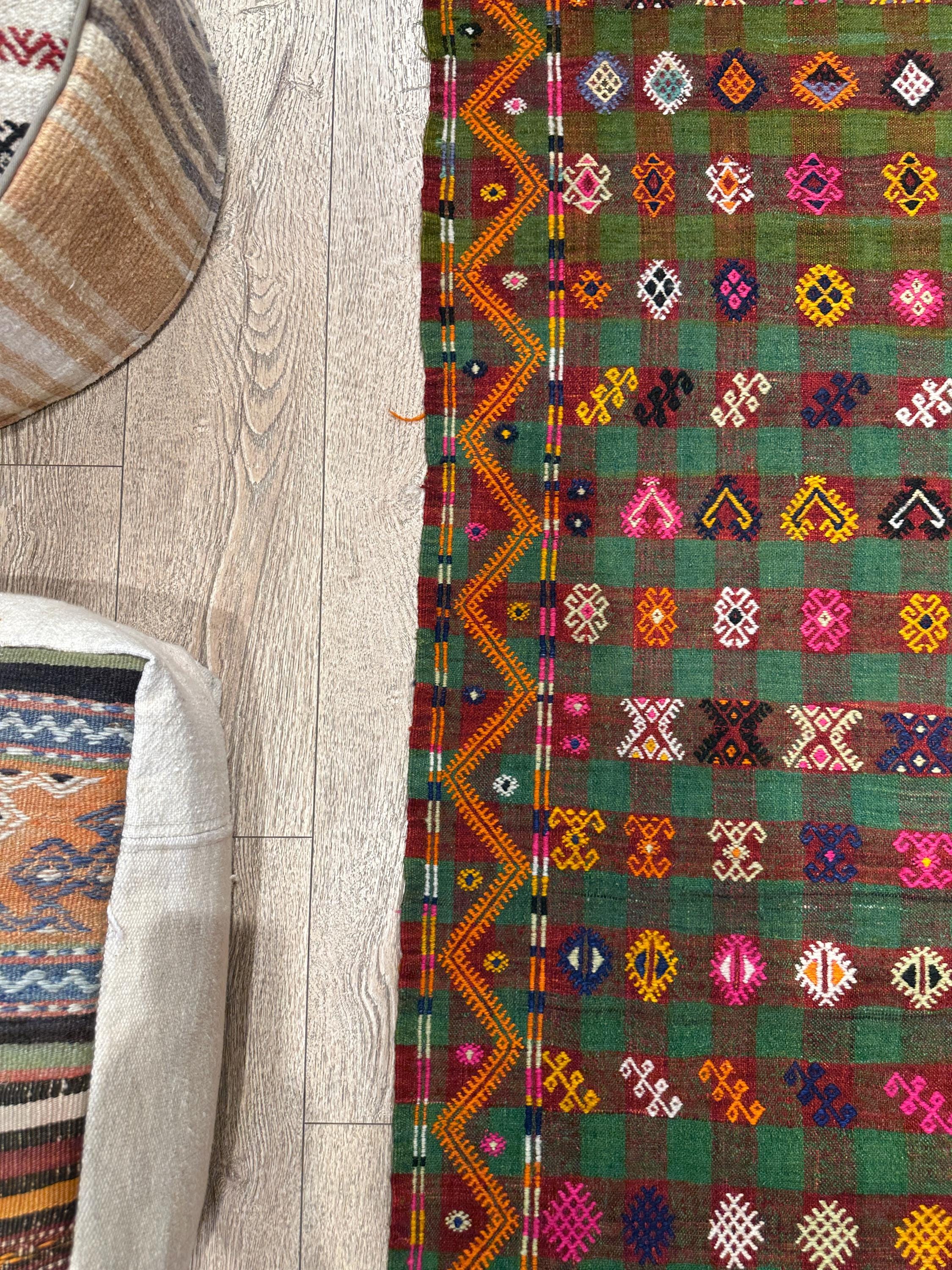 Vintage Turkish Kilim Rug, Multicolor Tribal Wool Rug (4.2 x 5.3 ft)