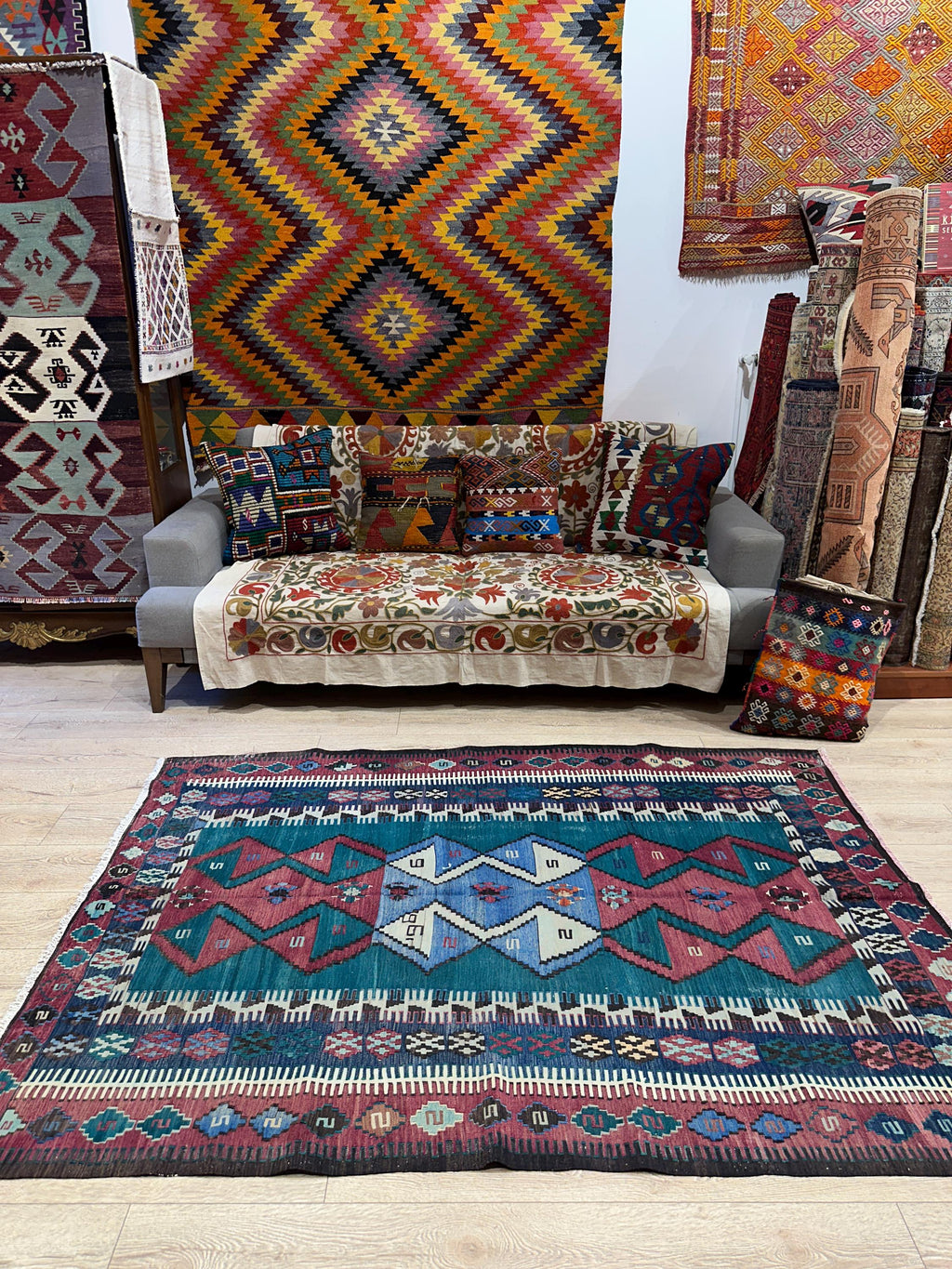 Vintage Turkish Kilim Rug, Handwoven Wool Boho Rug (4.5 x 6.4 ft)