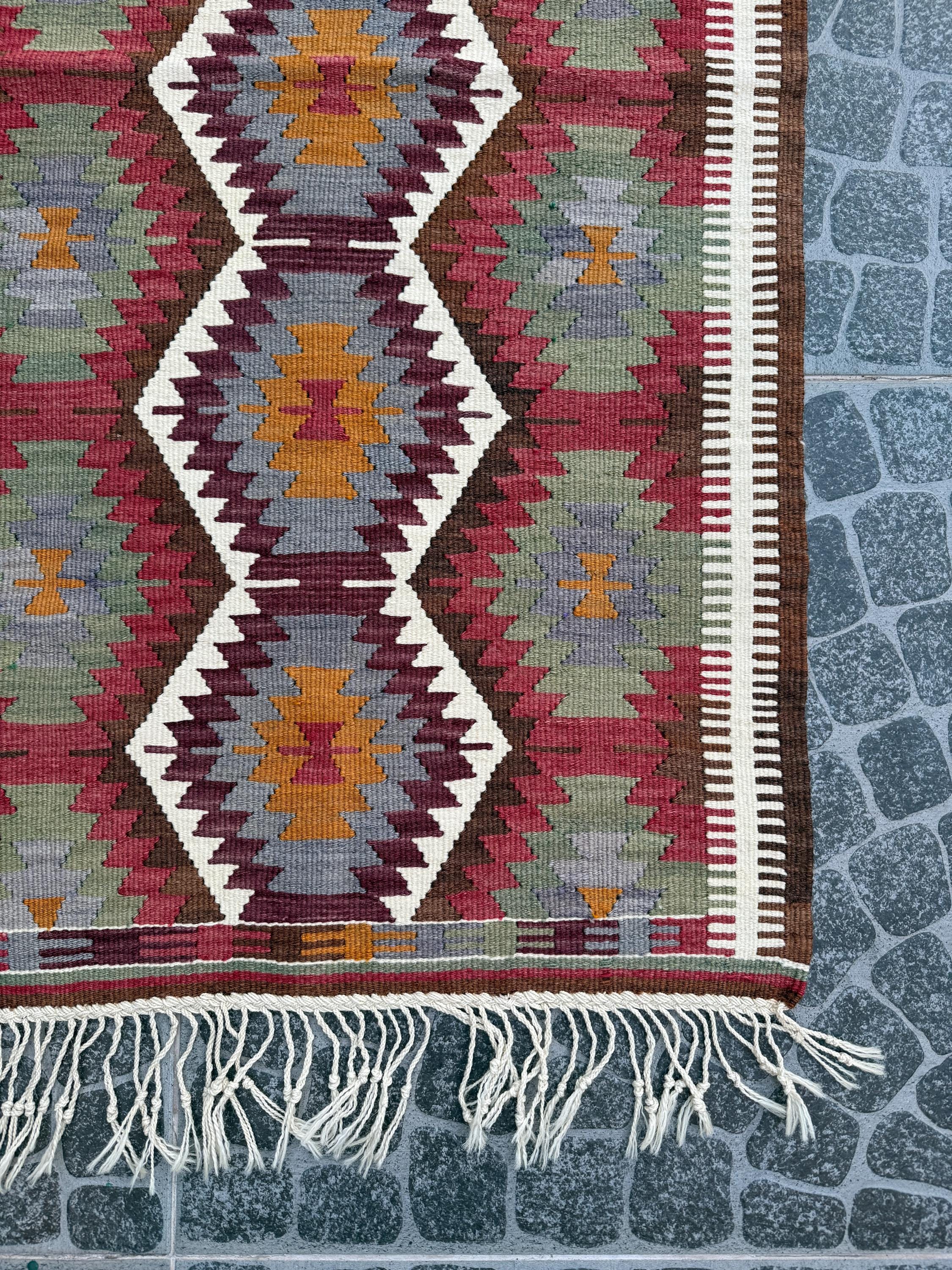 Vintage Handwoven Turkish Kilim Rug, Wool Bohemian Decor (2.30x4.33 ft)