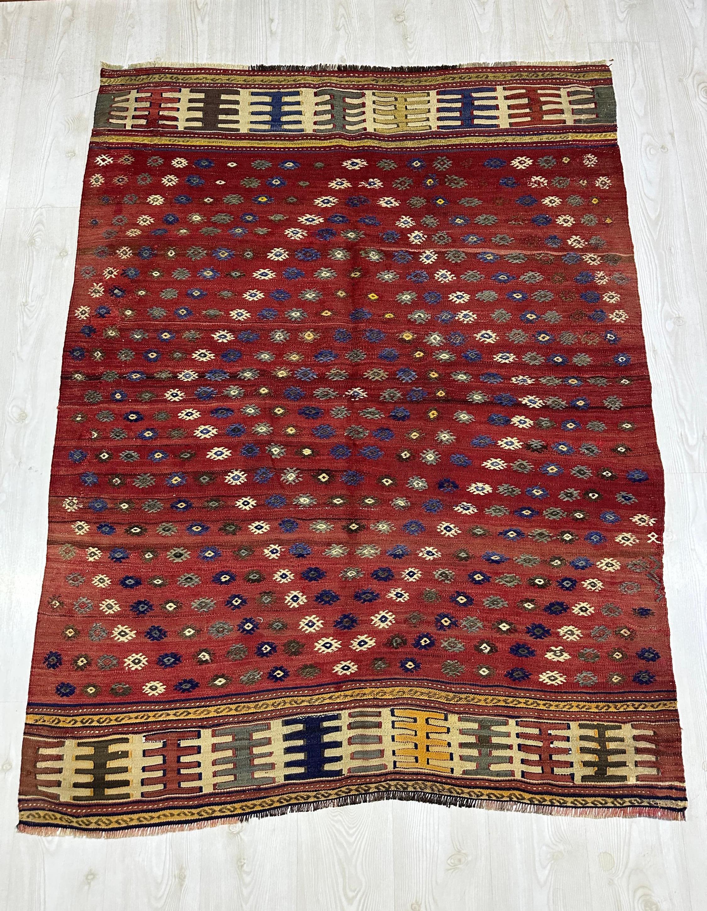 Vintage Turkish Kilim Rug – Handwoven Wool Carpet, 4.59x5.84 ft
