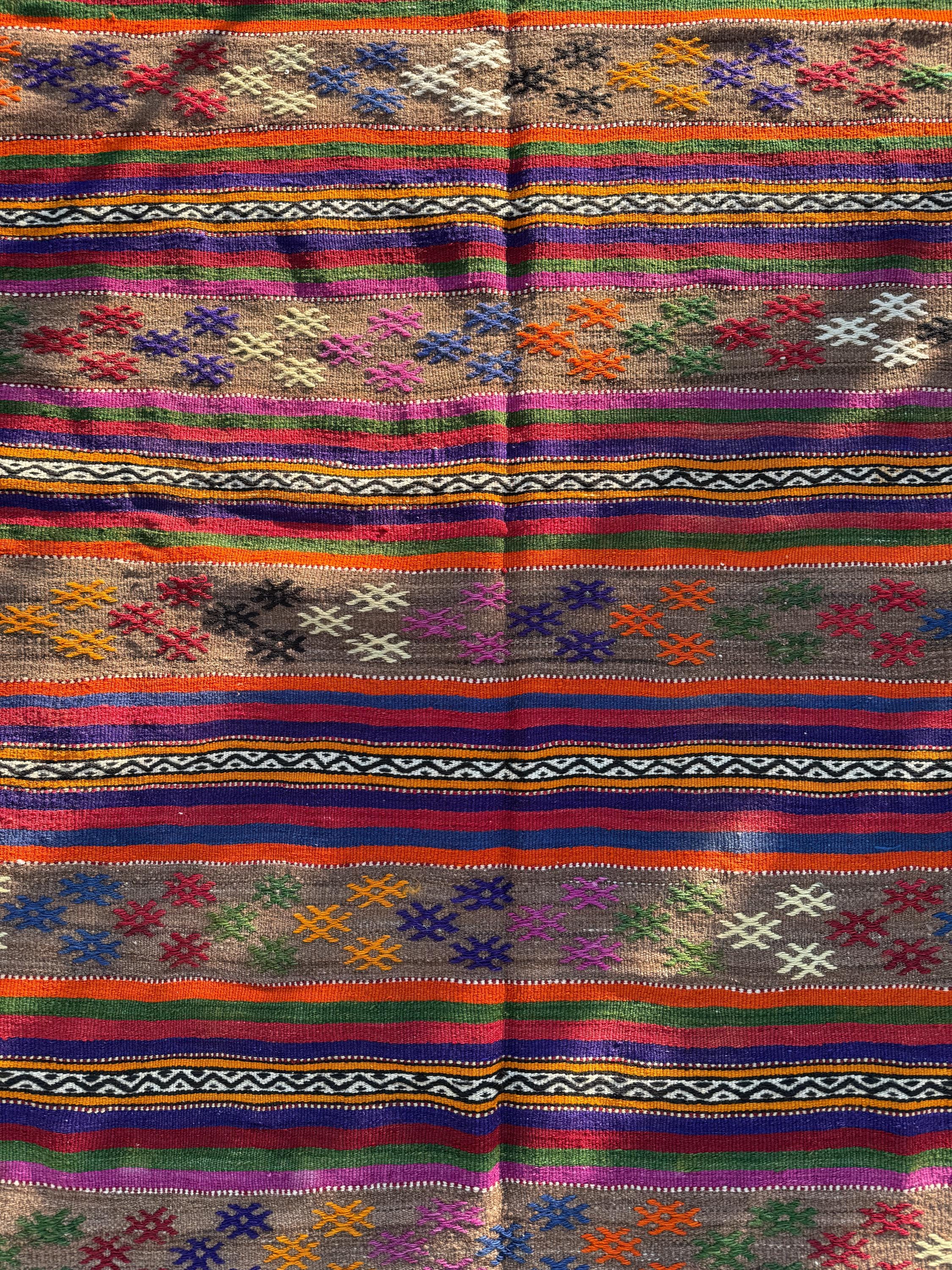 Handwoven Turkish Kilim Rug: Bohemian Geometric Vintage Accent Rug (4x6)