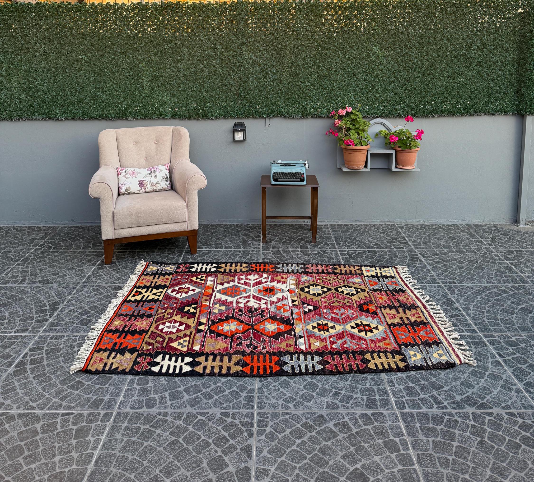 Vintage Anatolian Kilim Rug, Handwoven Wool, Bohemian Decor (4.27x6.07 ft)