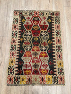 Vintage Turkish Kilim Rug, Handwoven Wool Medallion Rug (2.7 × 3.9 ft)