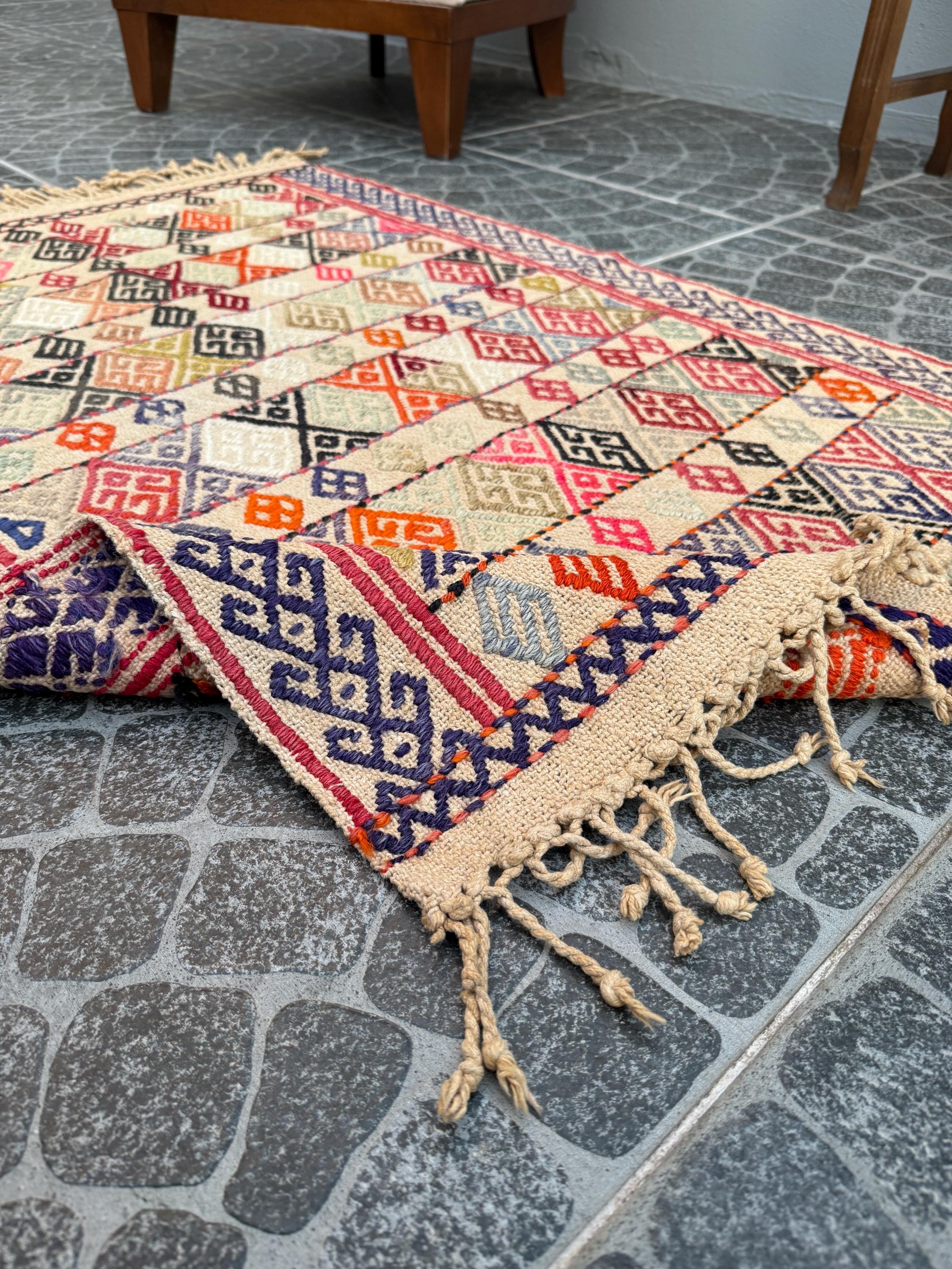 Handwoven Vintage Turkish Cicim Rug, Bohemian Tribal Wool Rug (2.72x4.04 ft)