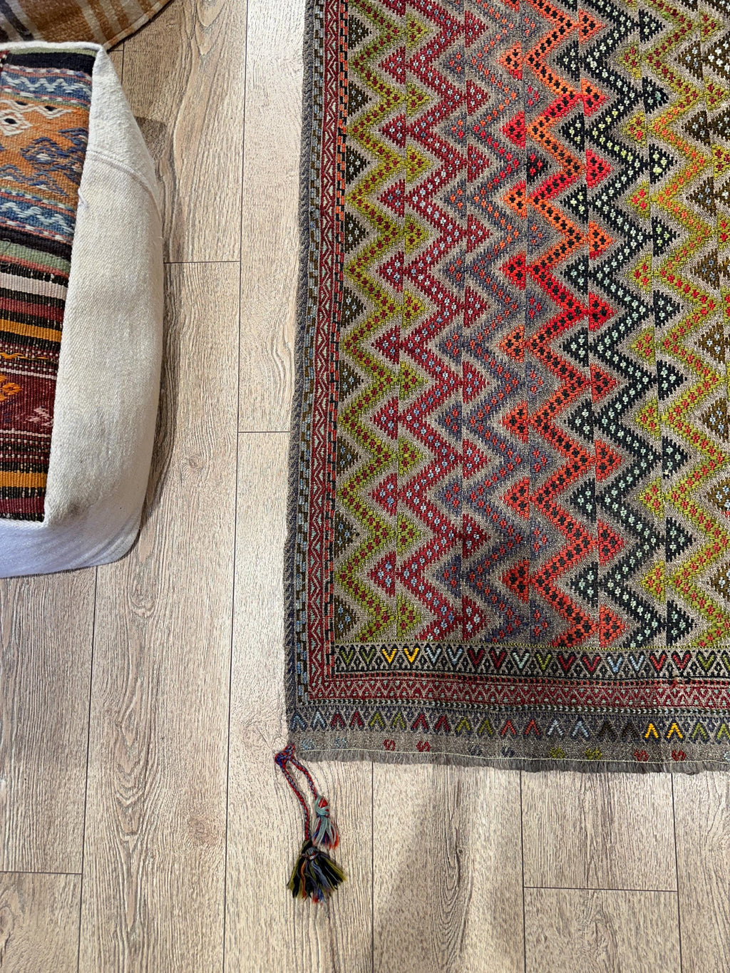 Vintage Turkish Kilim Rug, Handwoven Wool Area Rug (4.3 x 5.5 ft)