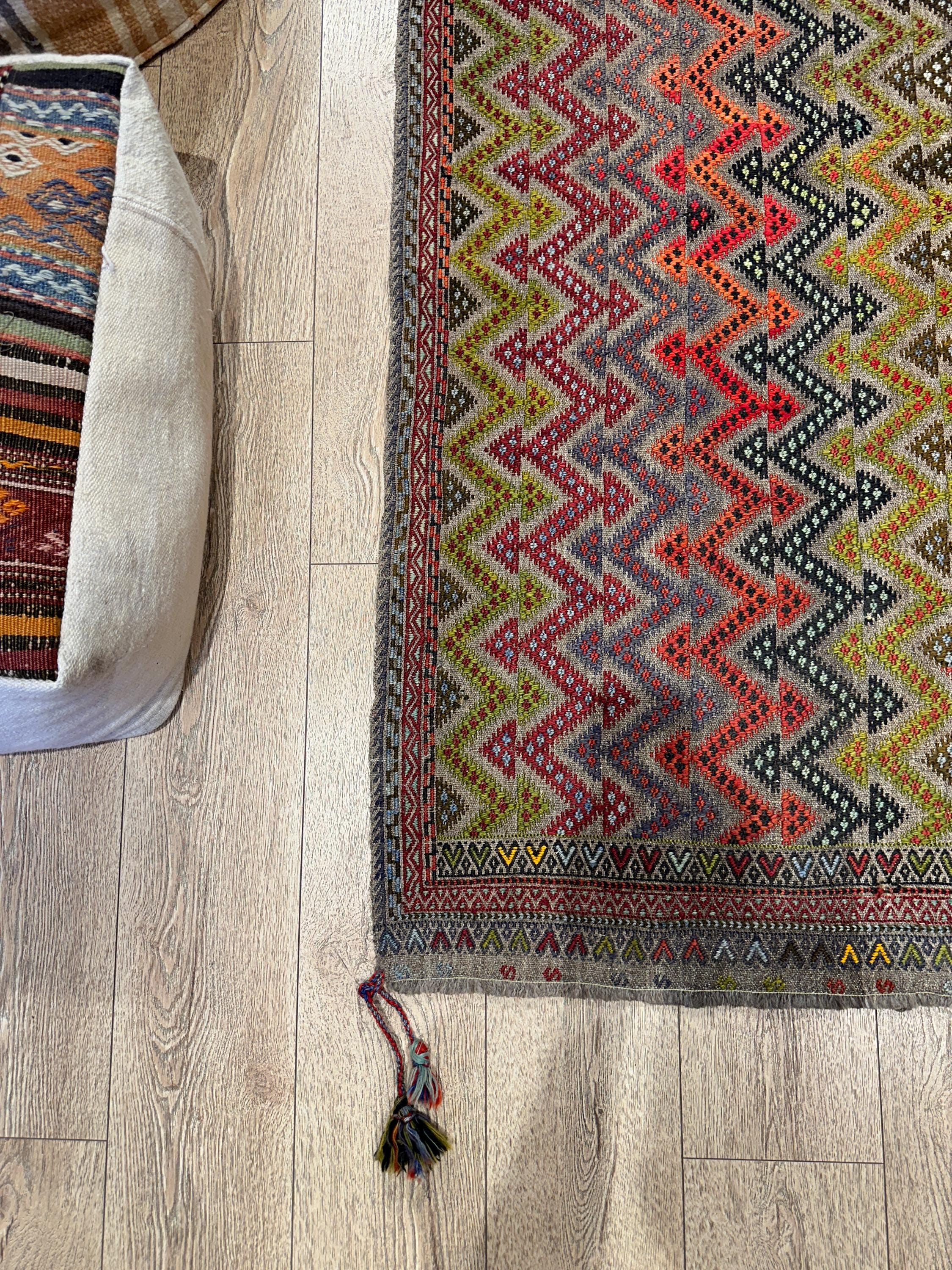 Vintage Turkish Kilim Rug, Handwoven Wool Area Rug (4.3 x 5.5 ft)