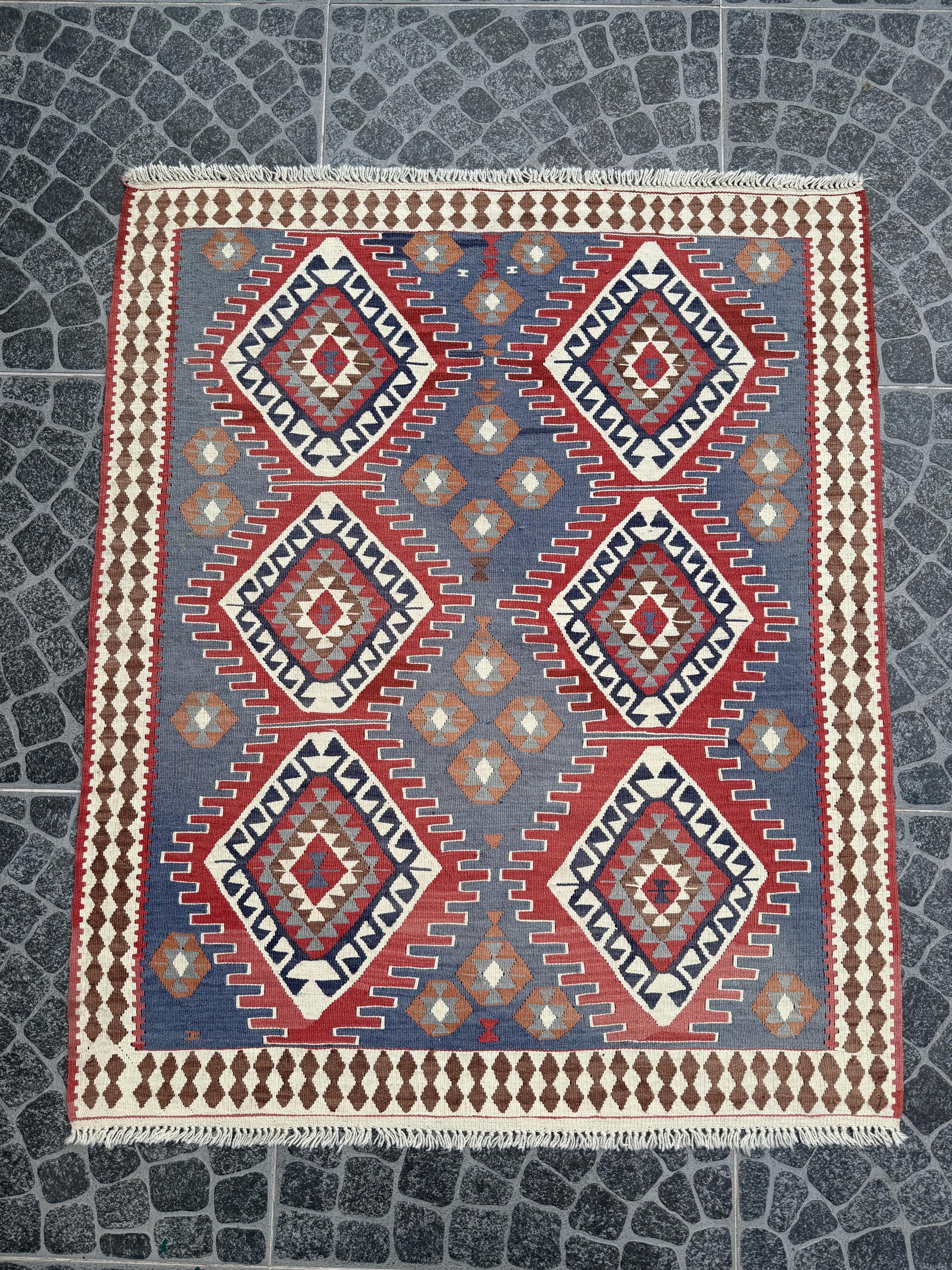 Handwoven Turkish Kilim Rug, Vintage Star Motif (3.64 x 4.33 ft)