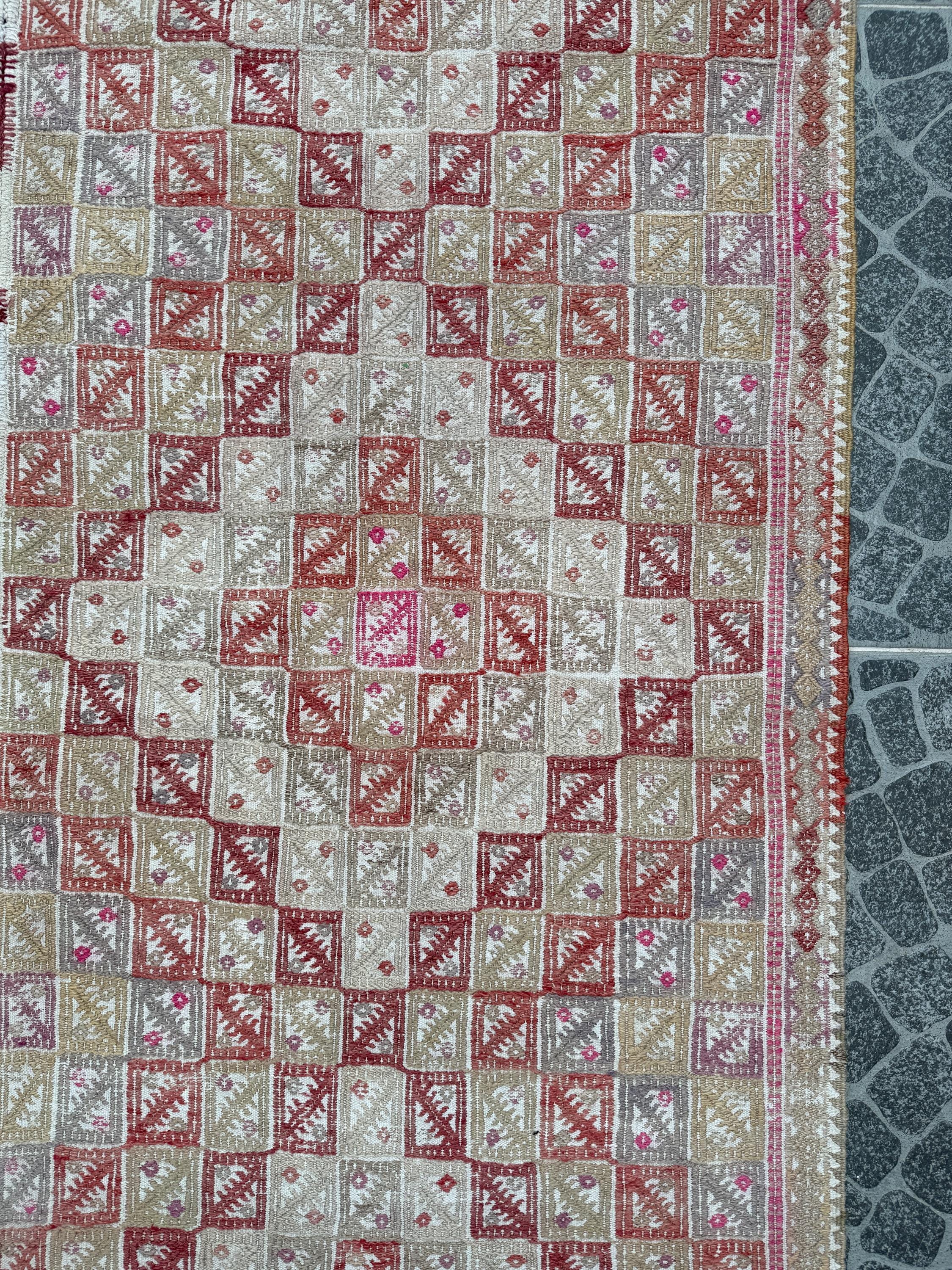 Vintage Turkish Kilim Rug: Handwoven Bohemian Home Decor (5.18 ft x 7.74 ft)