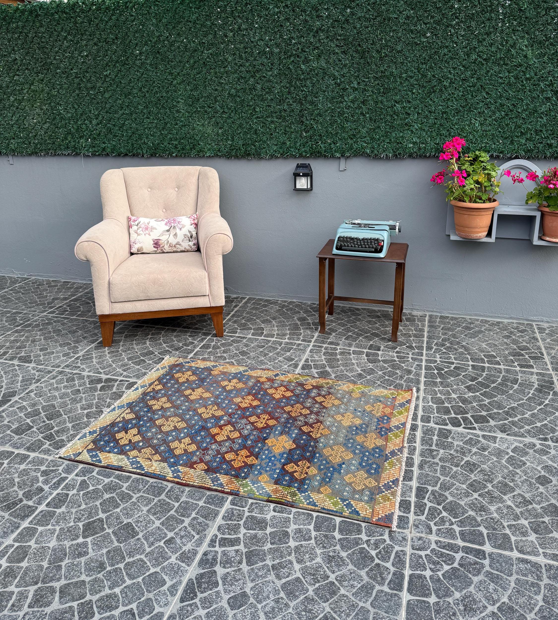 Vintage Turkish Kilim Rug, Handwoven Wool Cicim, Boho Decor (2.76x4.13 ft)