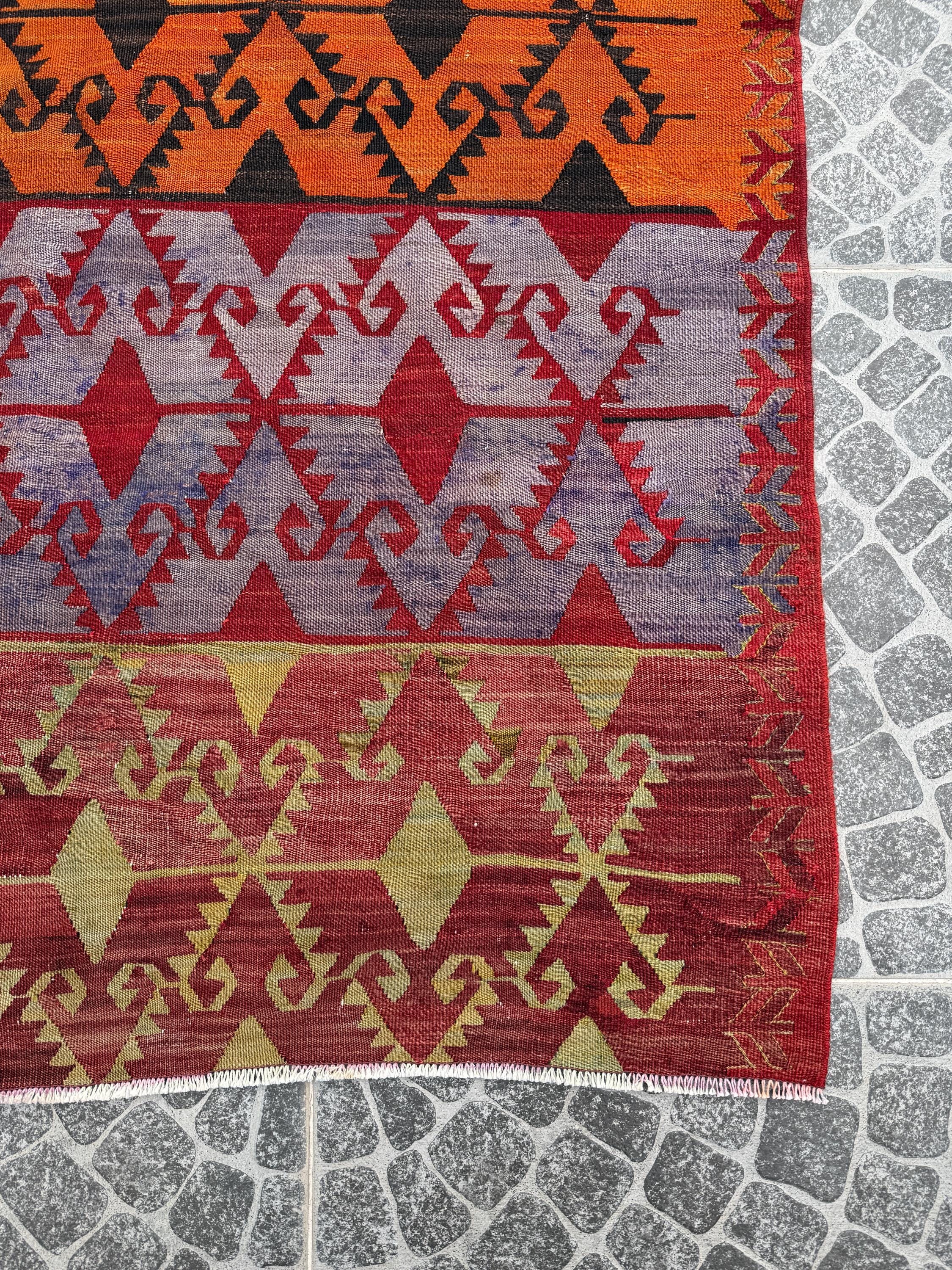 Vintage Turkish Kilim Rug, Boho Decor, Anatolian Muska Design (4.20x6.07 ft)