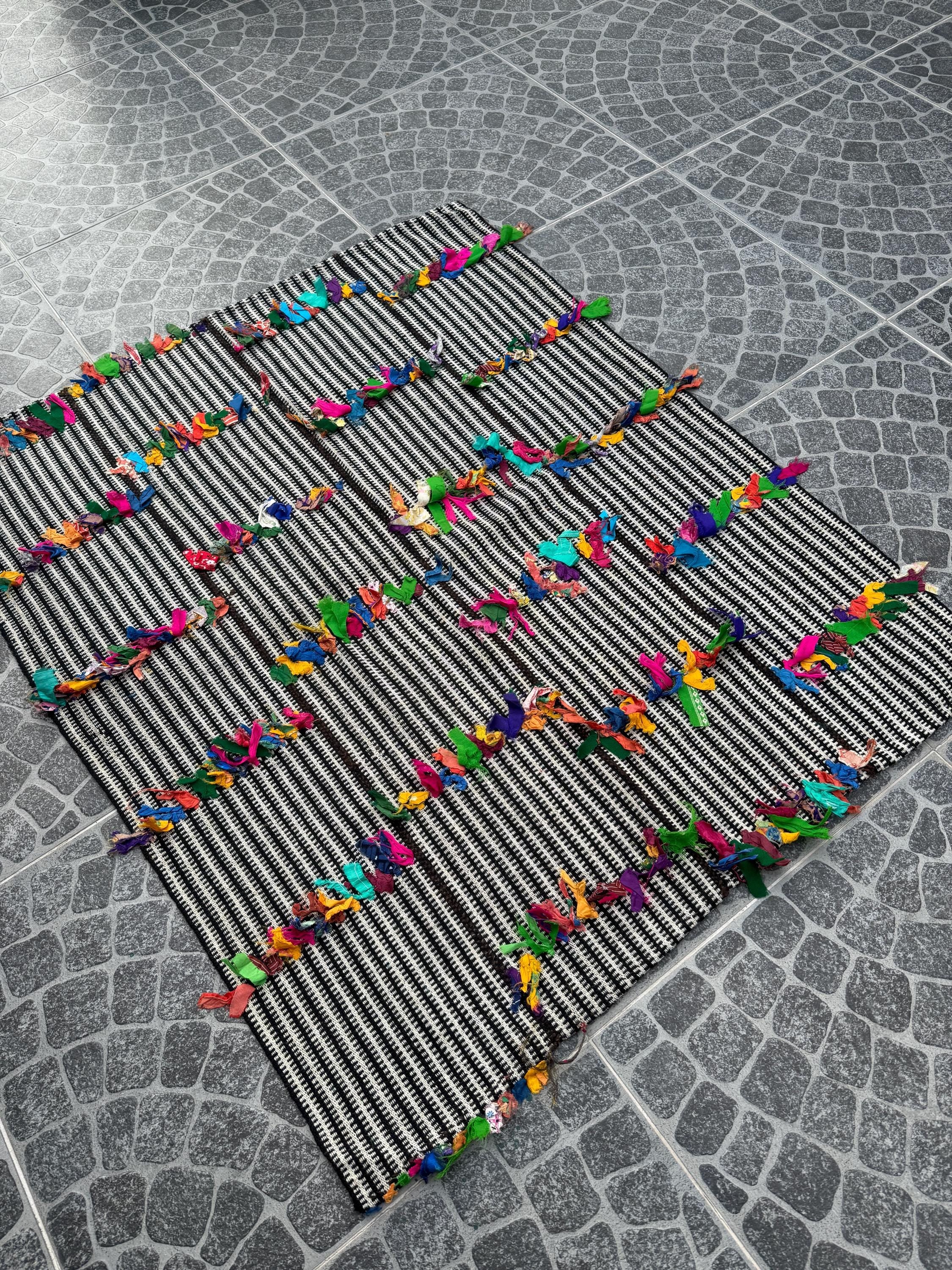 Vintage Turkish Kilim Rug: Handwoven Wool Filikli Style (3.74x4.49 ft)