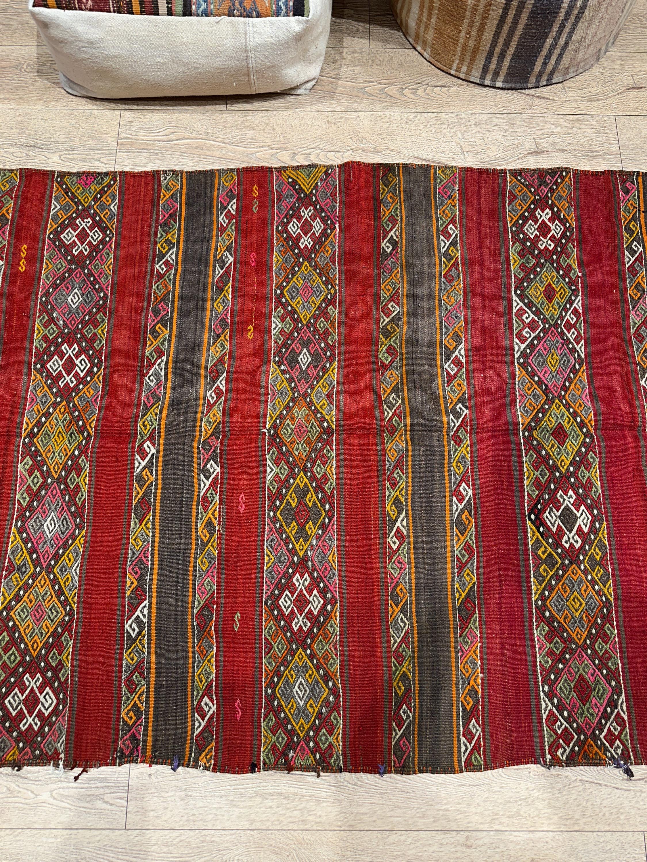 Vintage Turkish Kilim Rug – Handwoven Wool, Tribal Boho Decor (4.2 x 6.5 ft)
