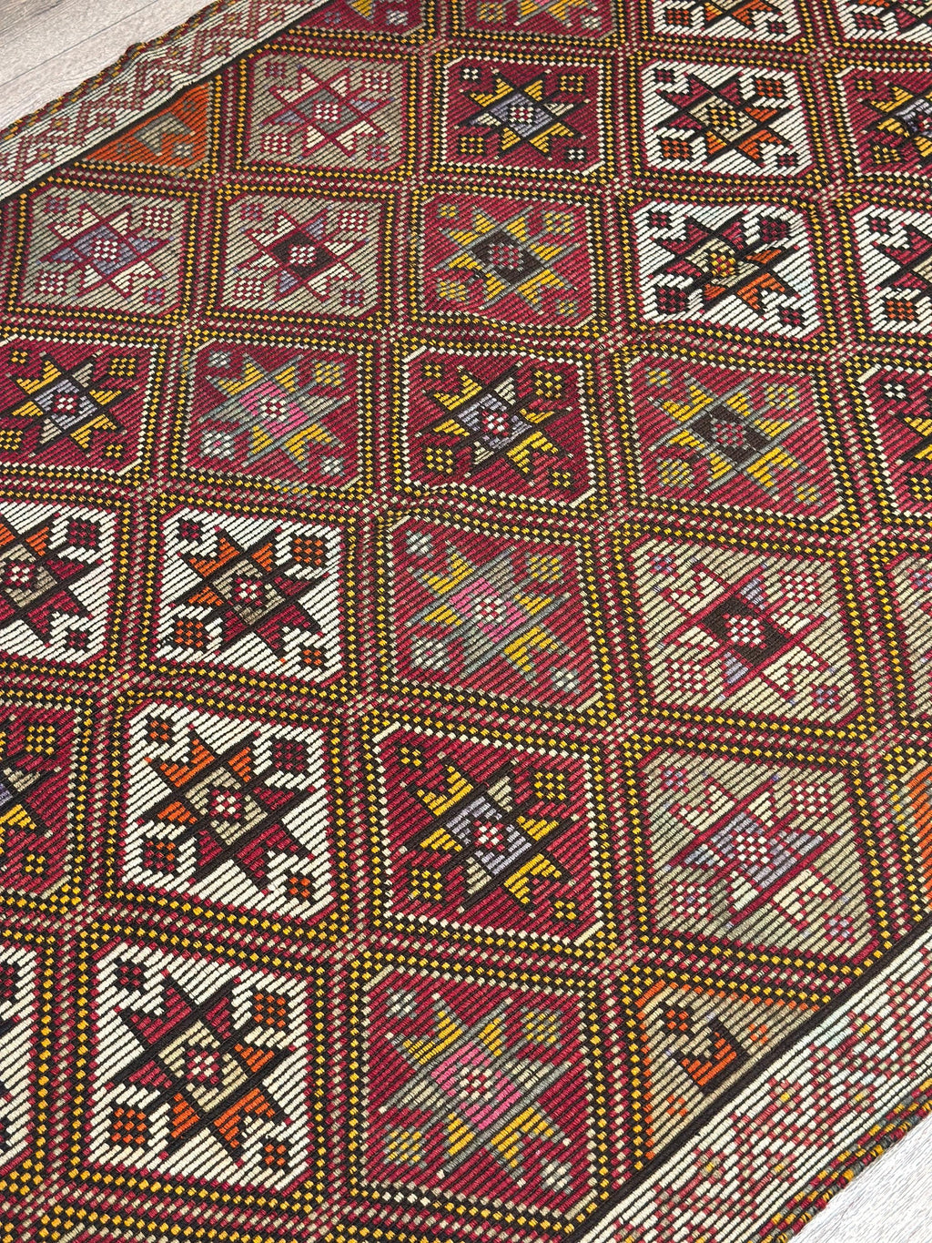 Vintage Turkish Kilim Rug – 4.6 x 8.2 ft, Handwoven Wool Star Diamond