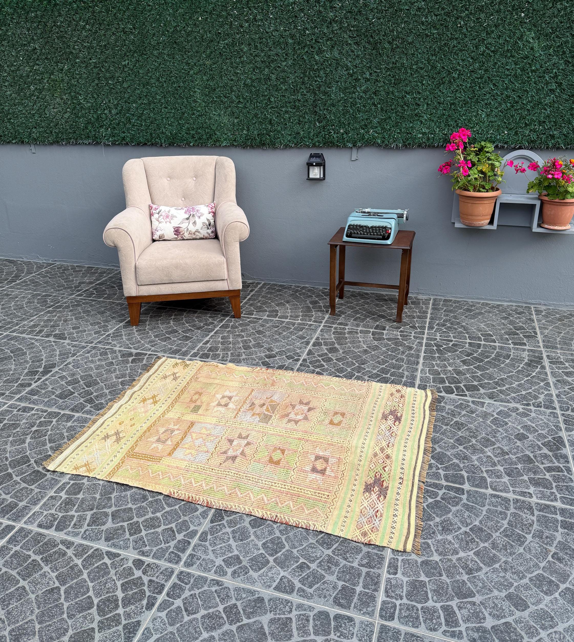 Vintage Turkish Kilim Rug, Handwoven Wool, Boho Decor (3.08x4.46 ft)