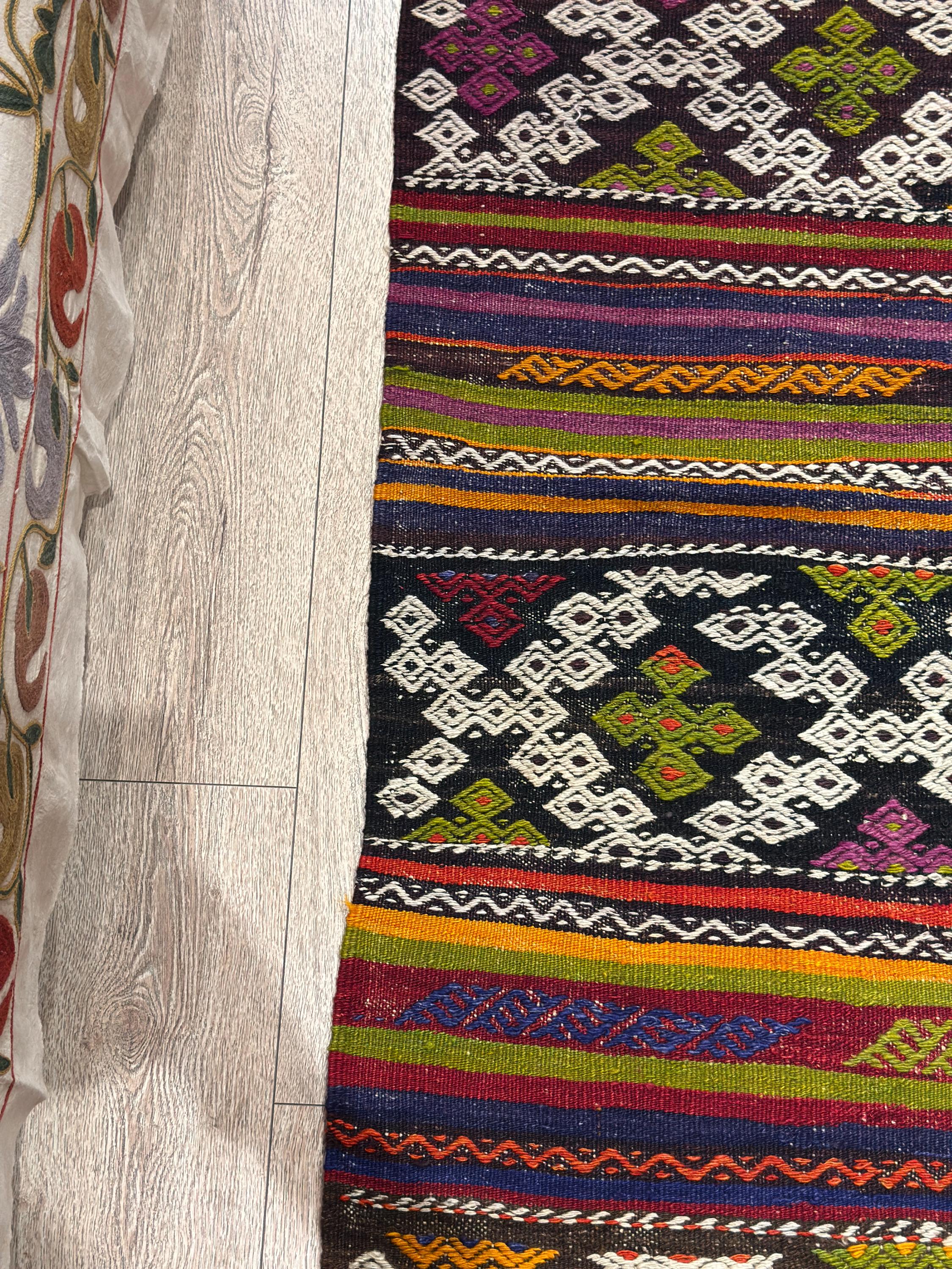 Vintage Turkish Kilim Rug – 4.6 x 7.7 ft, Multicolor Wool Area Rug