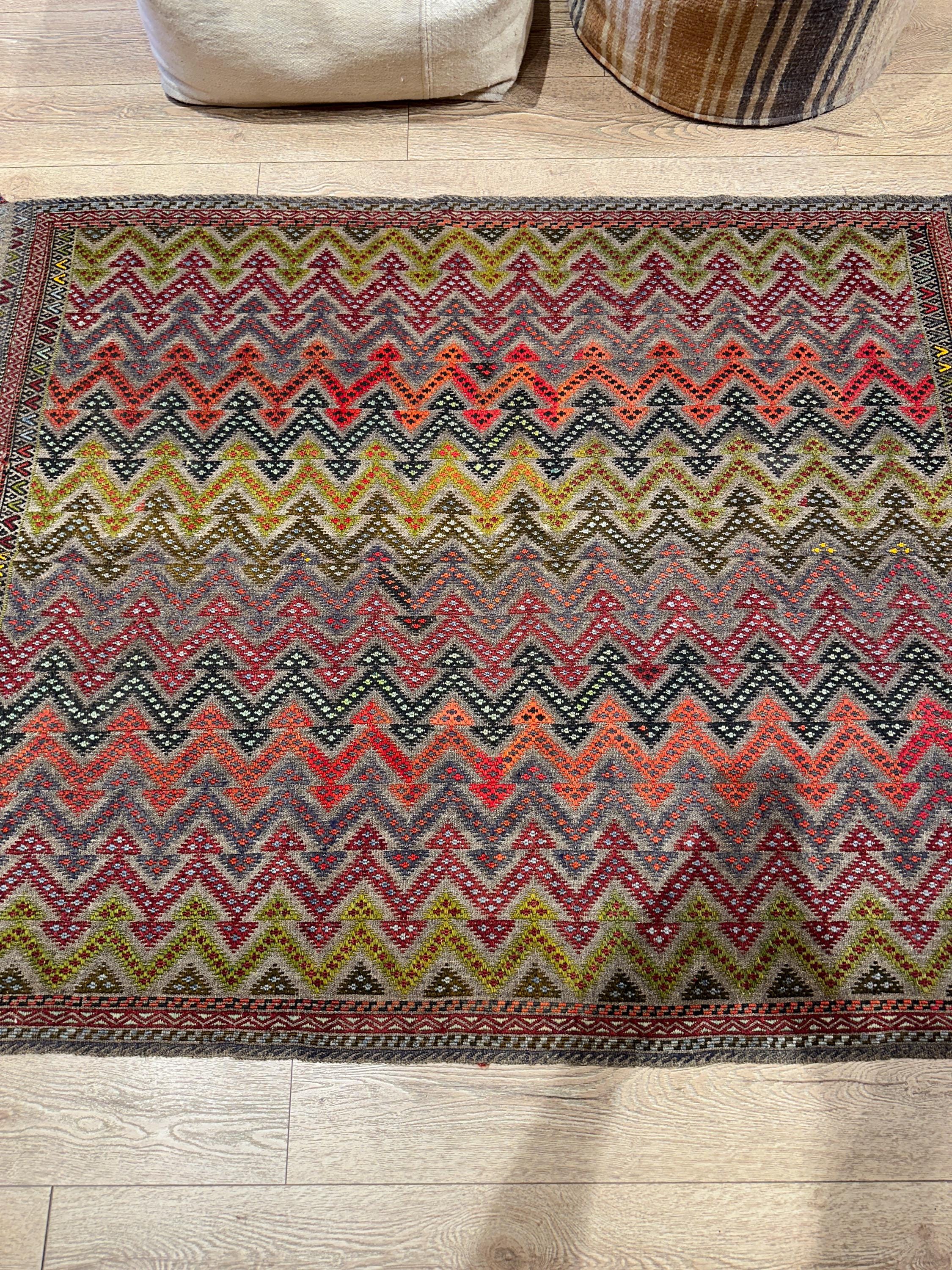 Vintage Turkish Kilim Rug, Handwoven Wool Area Rug (4.3 x 5.5 ft)