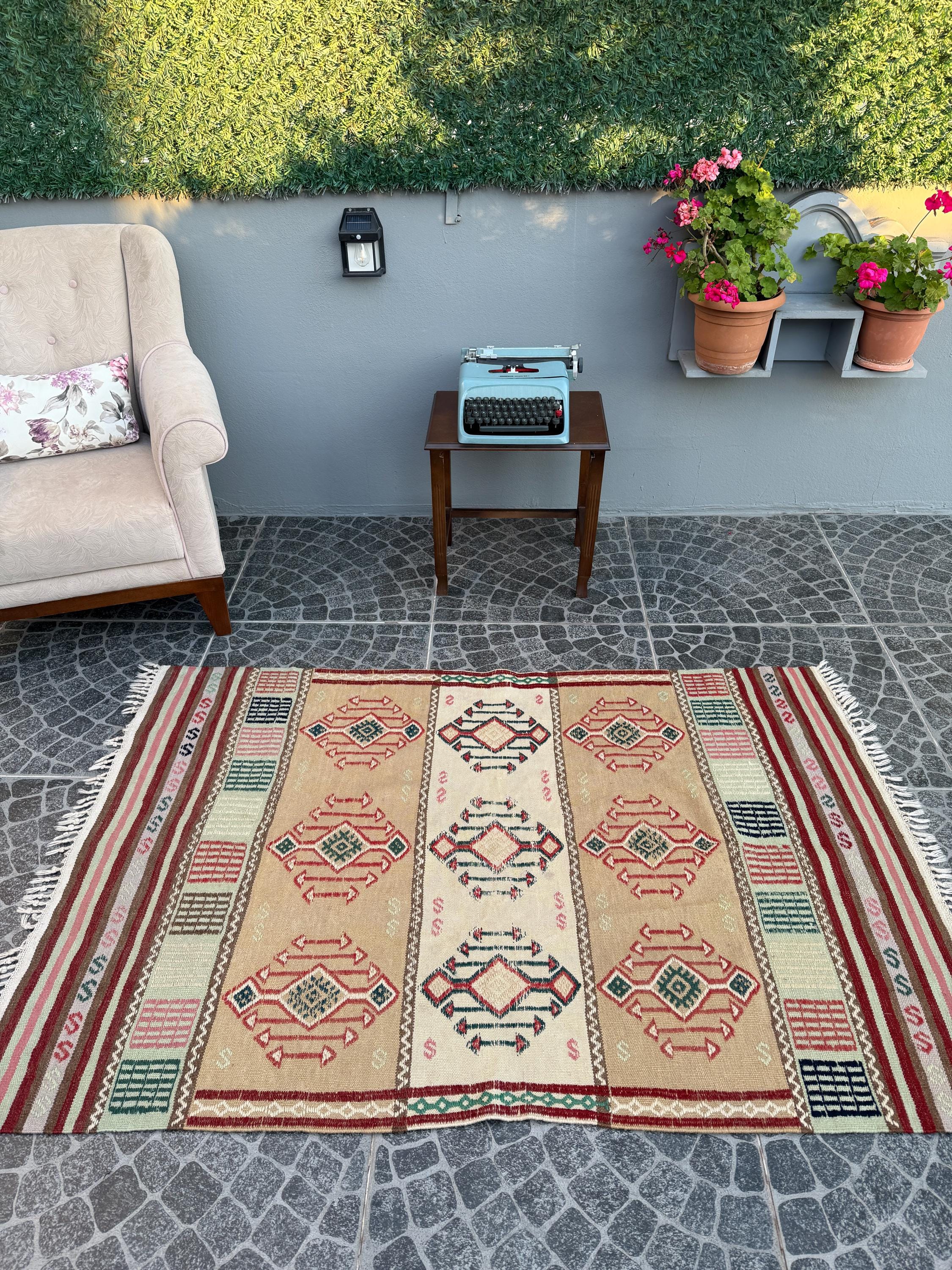 Vintage Turkish Kilim Rug, Handwoven Wool Anatolian Rug, Bohemian Decor (3.67×5.64 ft)