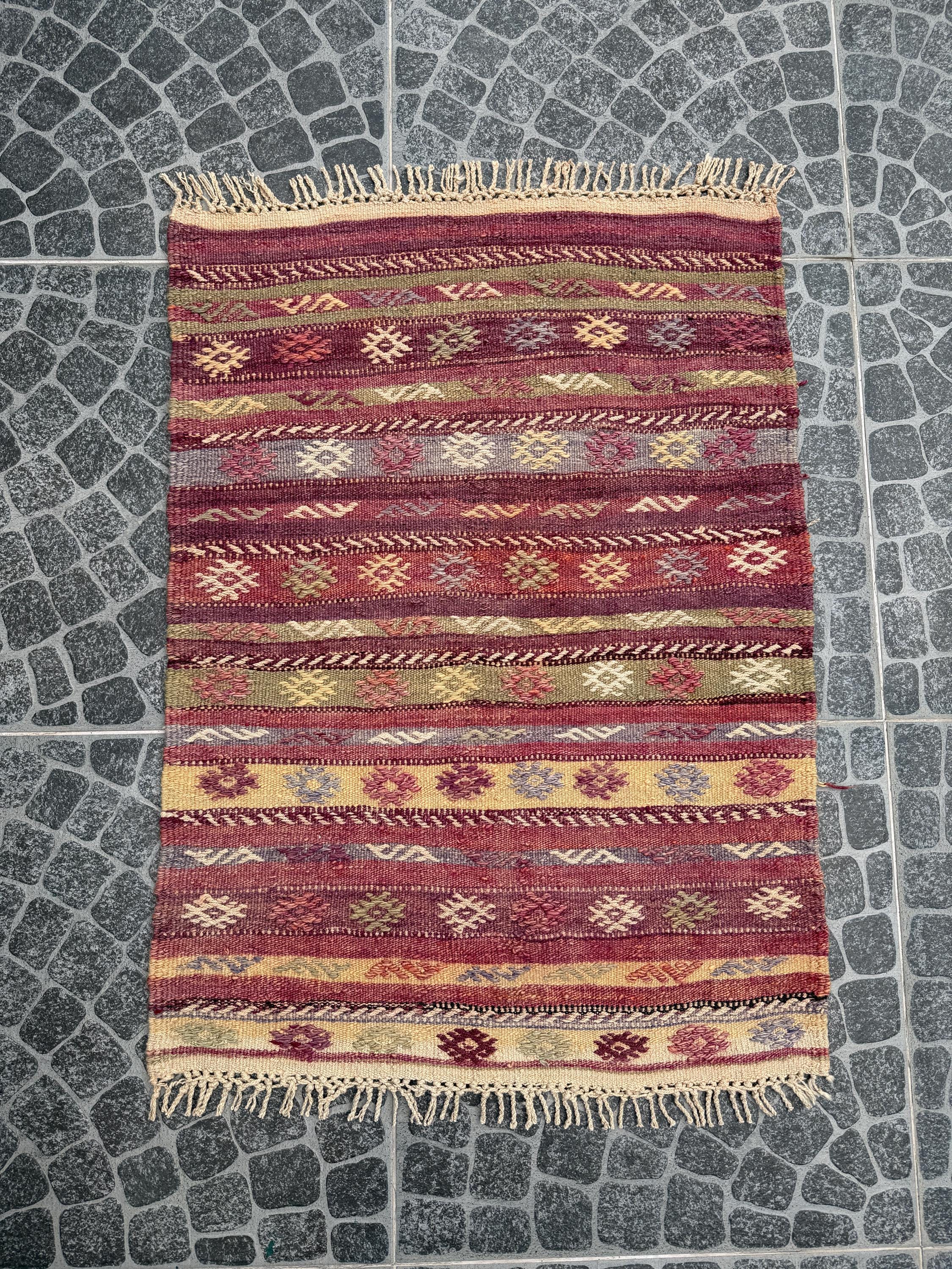 Vintage Turkish Kilim Rug, Handwoven Wool, Boho Decor (2.62x3.54 ft)