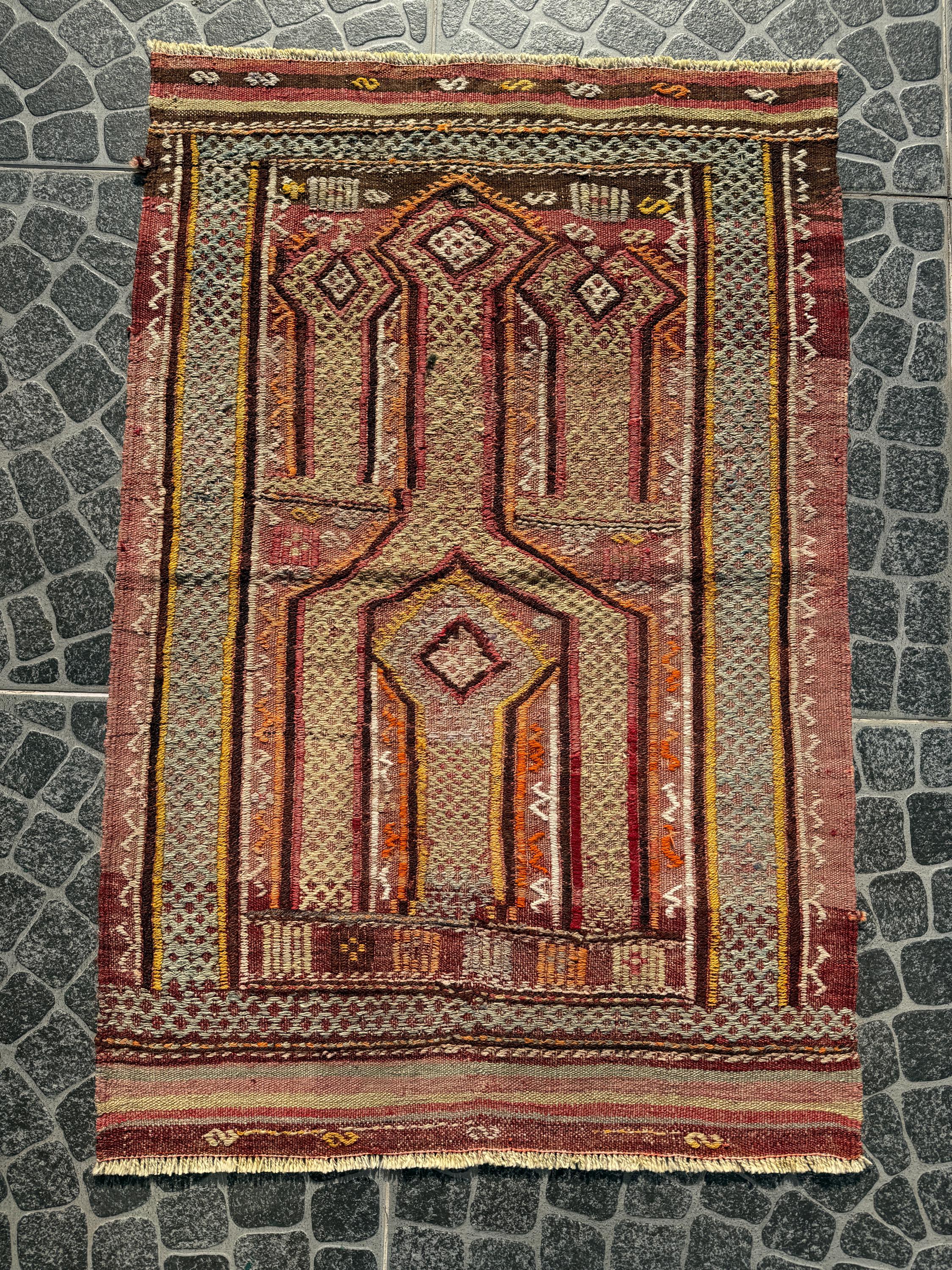 Vintage Handwoven Turkish Kilim Rug, Bohemian Home Decor (2.62x3.94 ft)