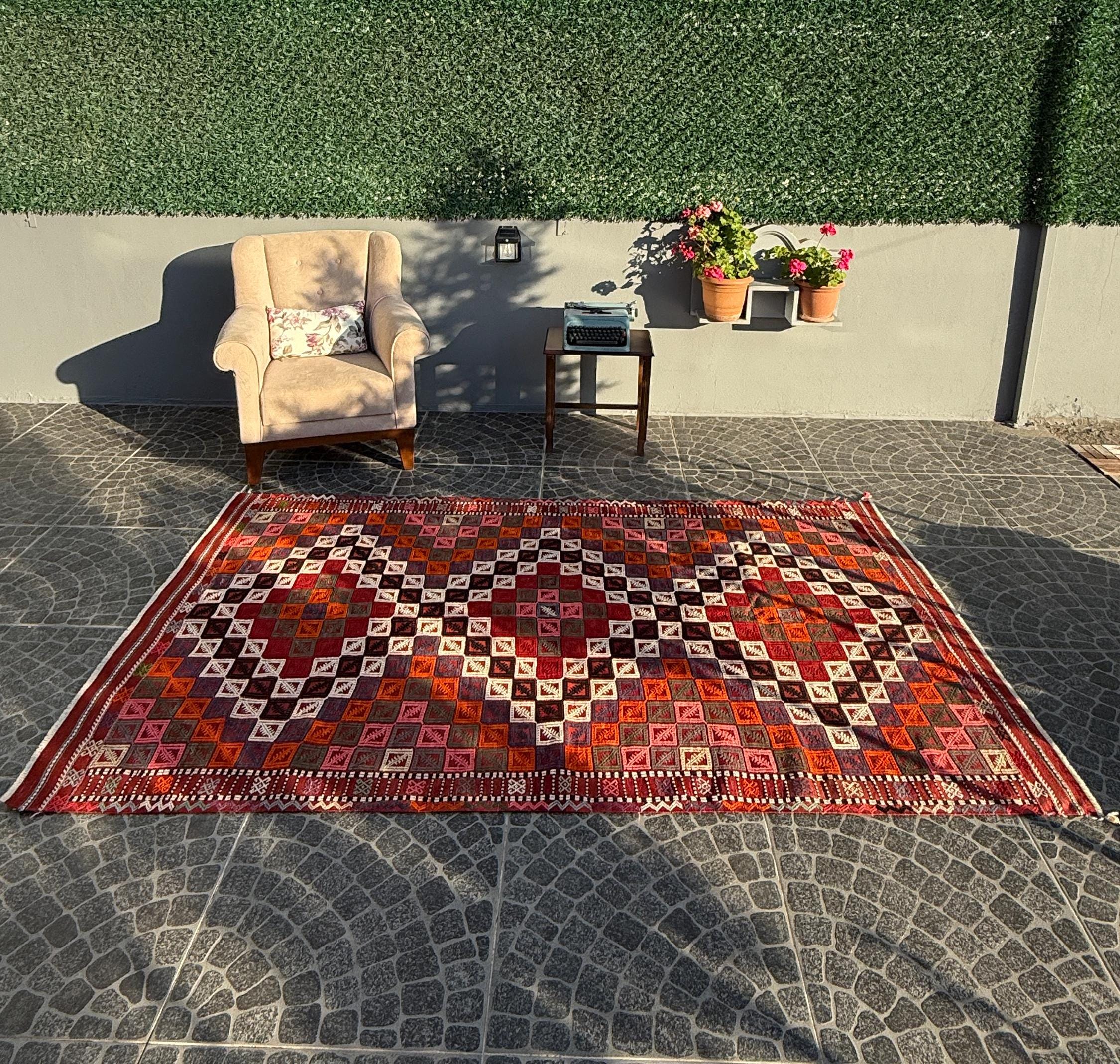 Vintage Turkish Kilim Rug, Handwoven Wool, Bohemian Decor (5.05x8.37 ft)