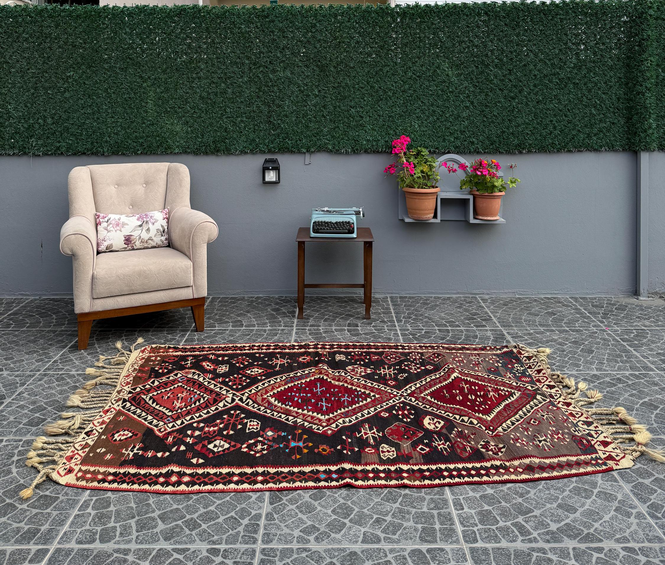 Vintage Turkish Kilim Rug, Handwoven Wool Star Motif, Bohemian Decor (4.27x6.56 ft)