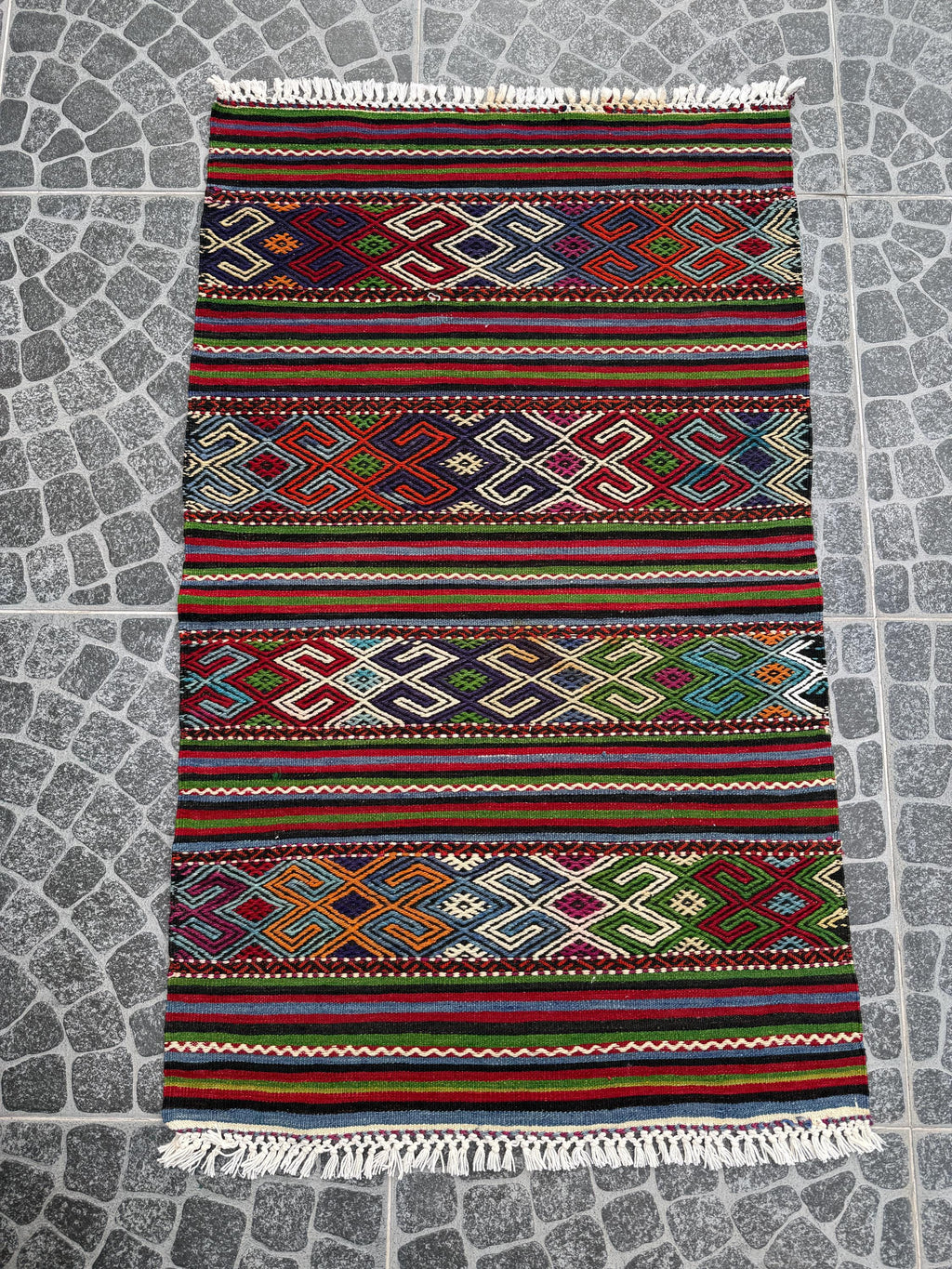 Vintage Turkish Kilim Rug: Handwoven Wool Bohemian Area Rug (2.62x4.36 ft)